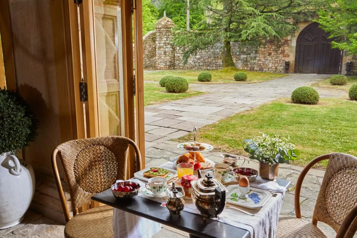 Food and drinks in Helguera Palacio Boutique & Antique