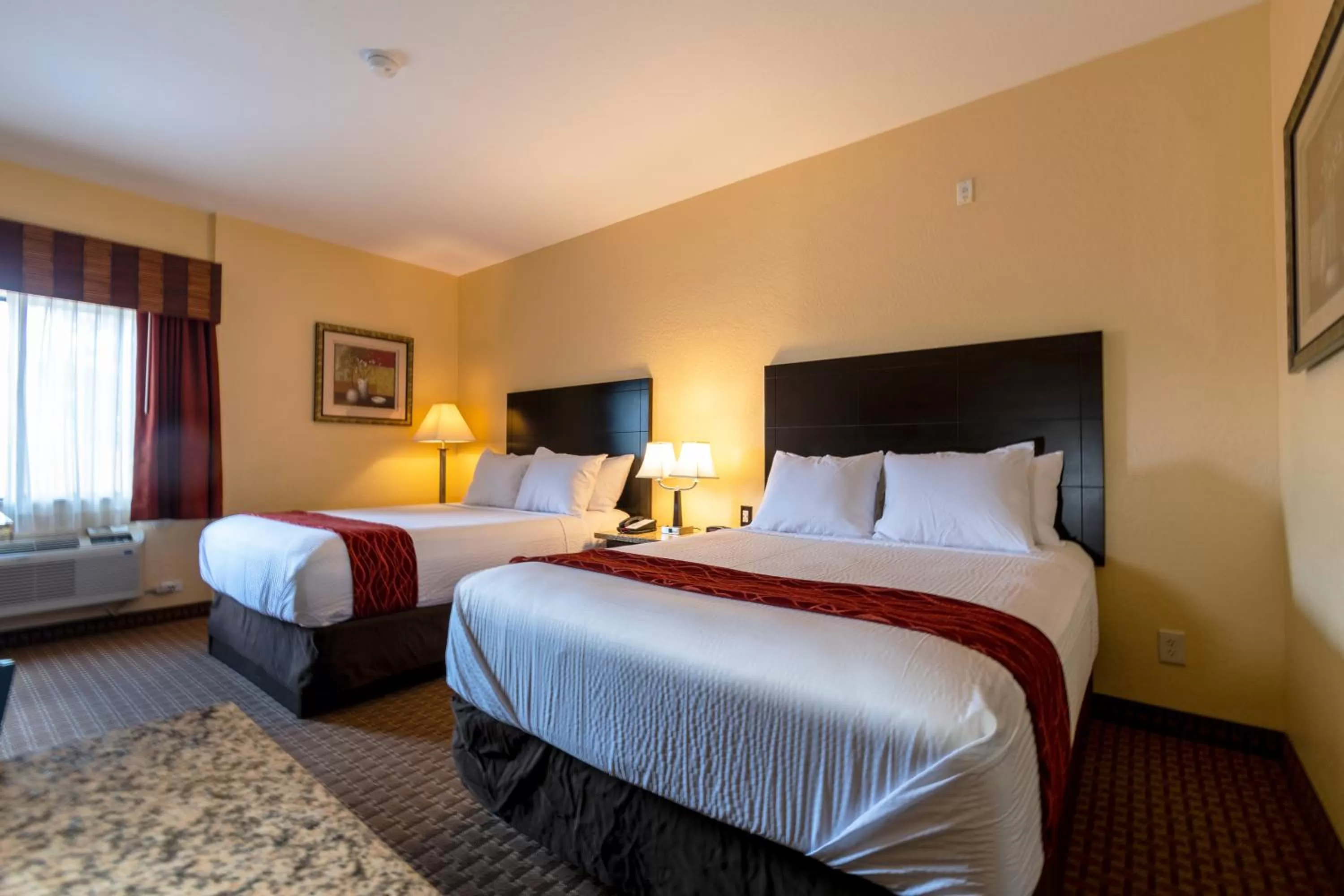 Bedroom, Bed in Comfort Inn Near Grand Canyon