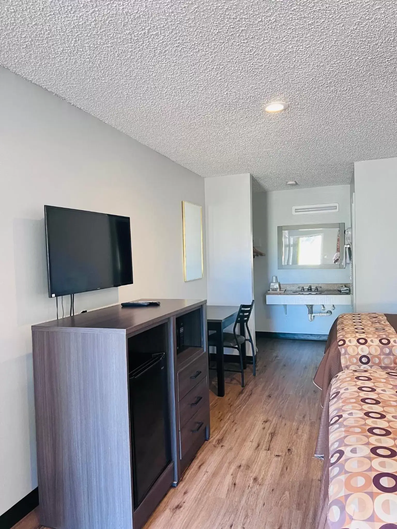 Bed in Coachway Inn Bed in Coachway Inn