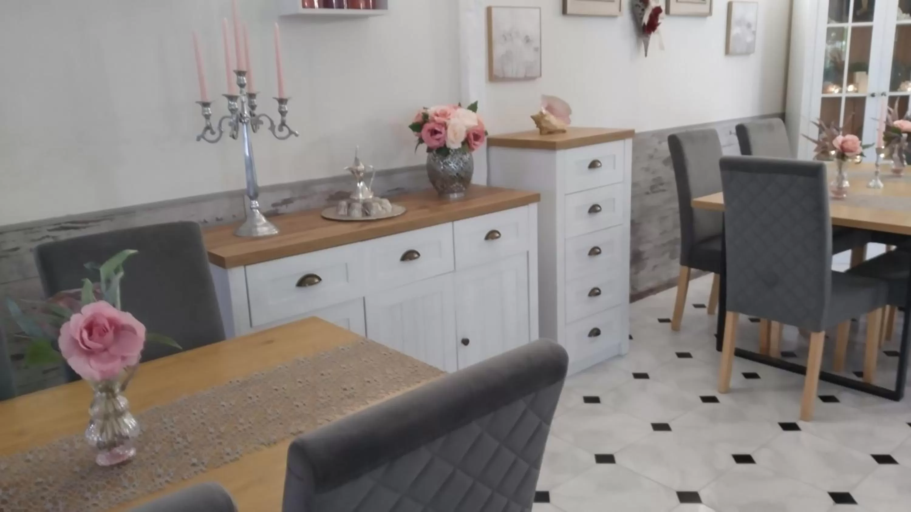 Decorative detail in Victoria Family Hotel