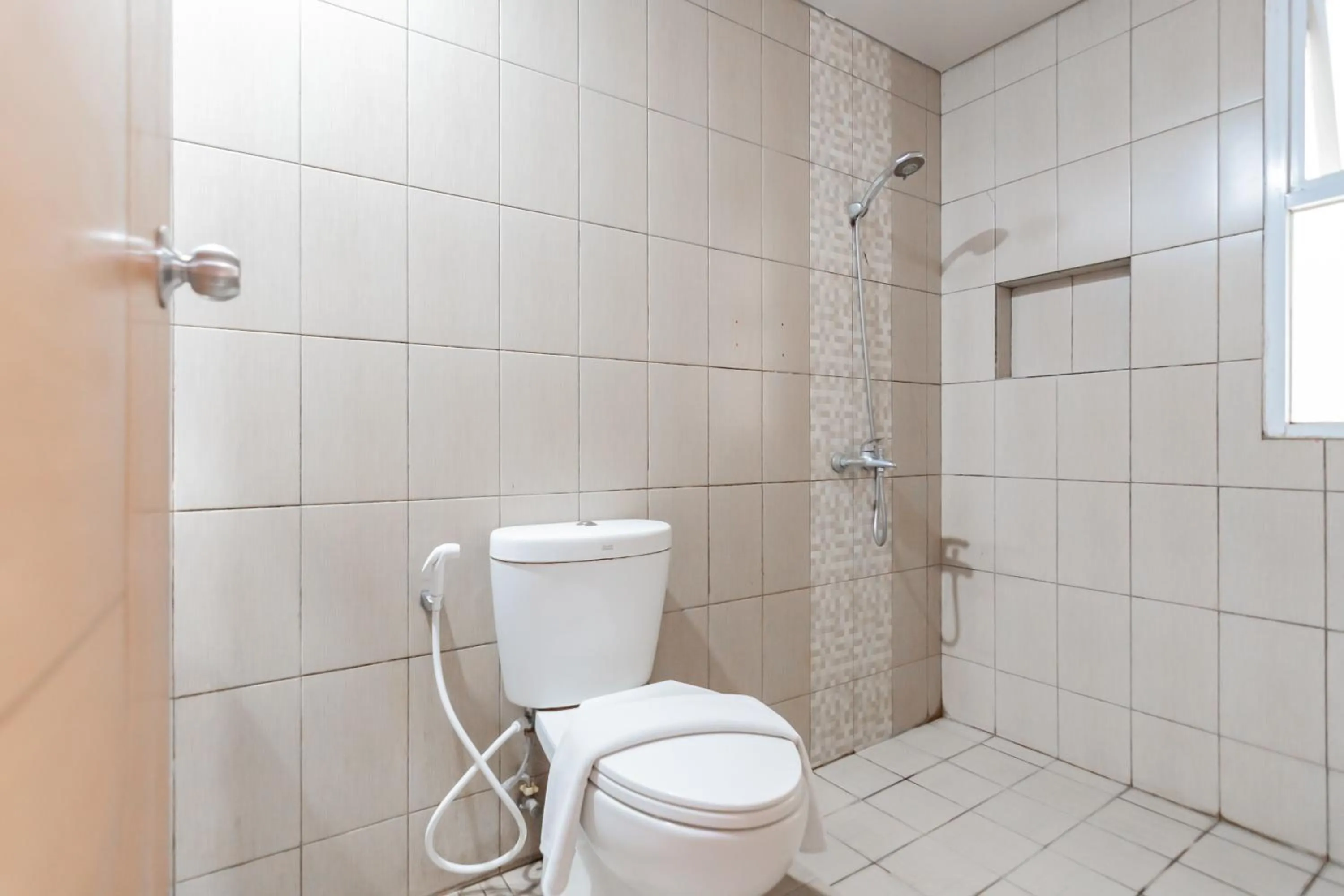 Bathroom in RedDoorz Plus @ Dago Pojok 3