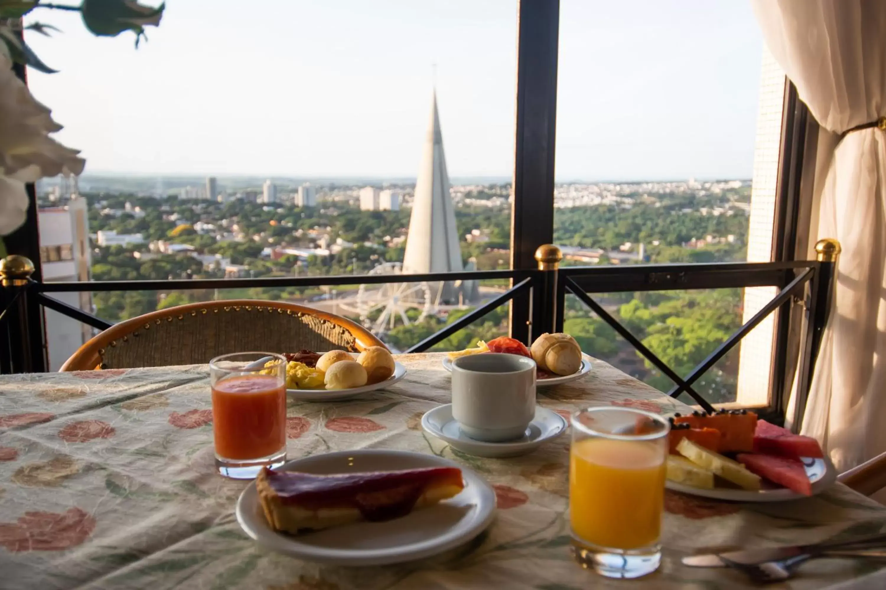 City view, Breakfast in Golden Ingá Hotel