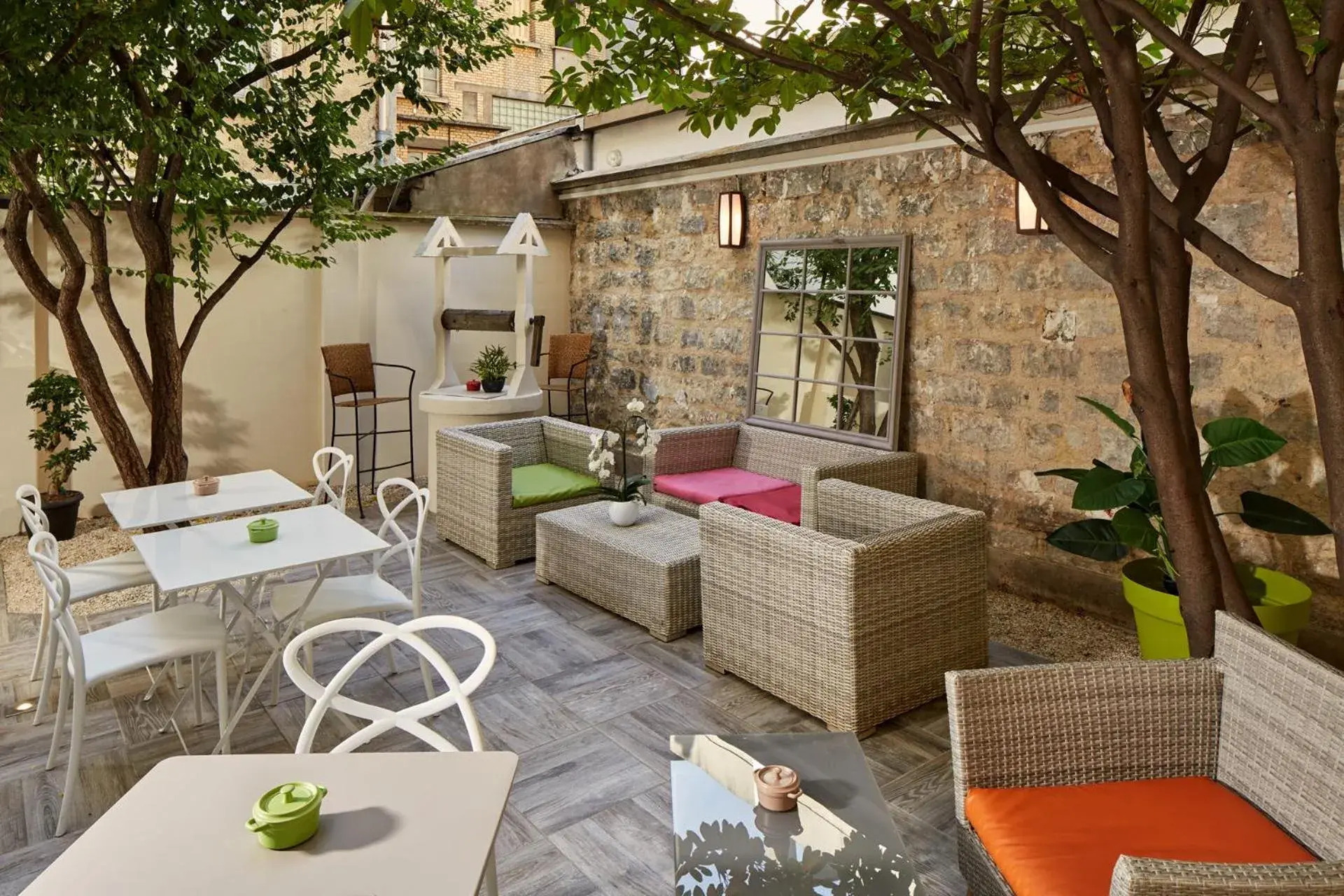 Garden, Restaurant/Places to Eat in Hôtel Villa Sorel - Paris Boulogne