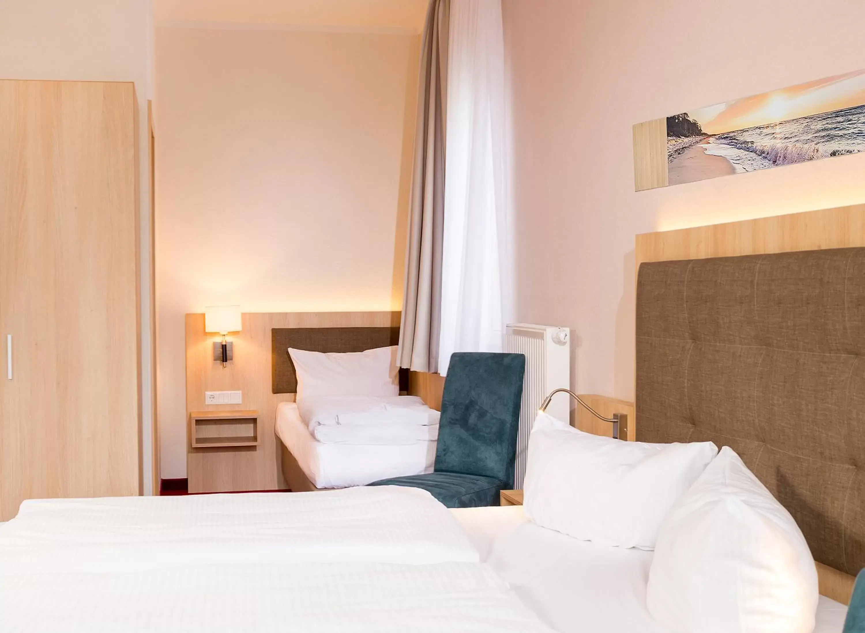 Bedroom, Bed in Garni Eden Hotels