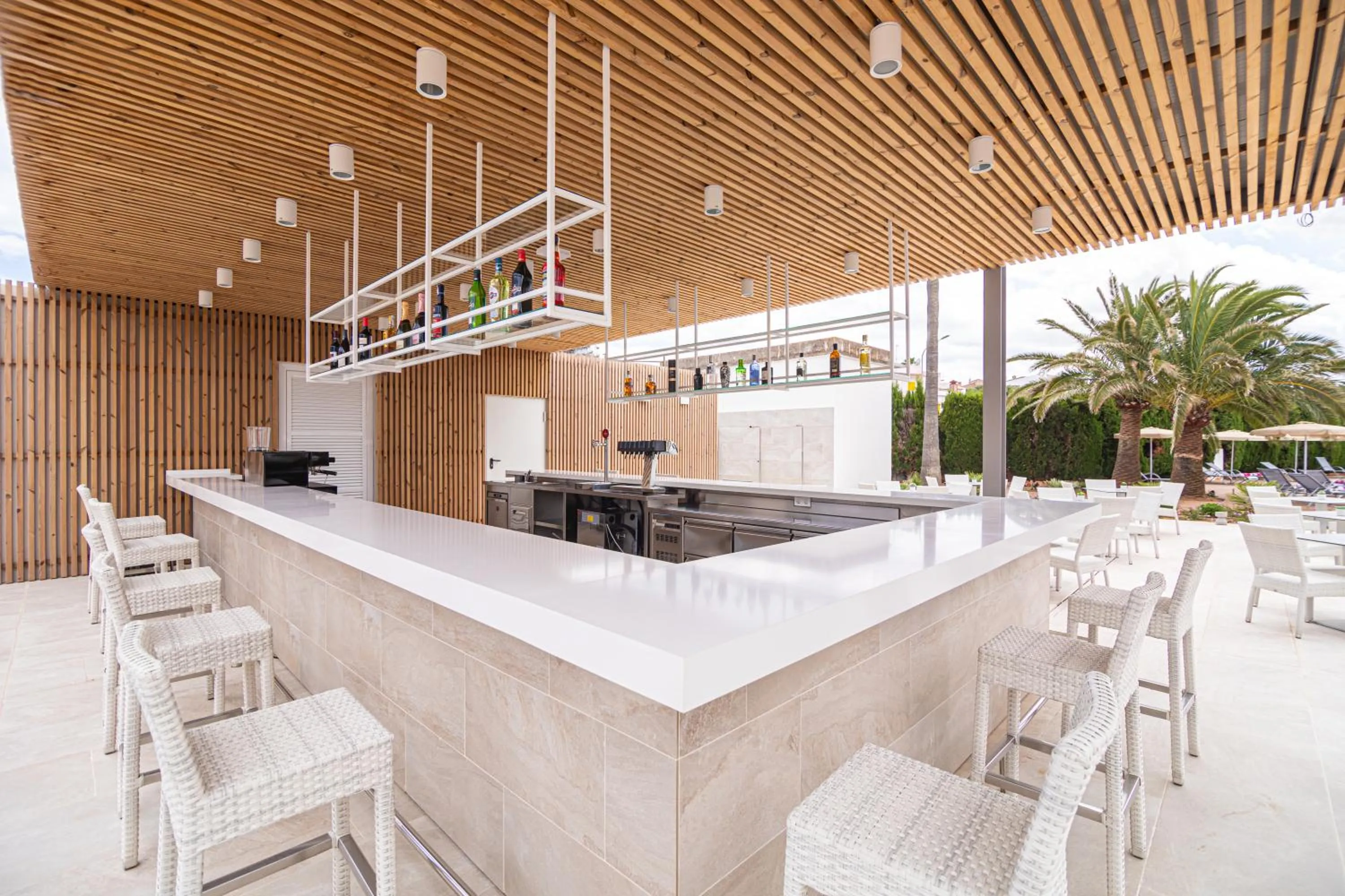 Lounge or bar in JS Portocolom Suites