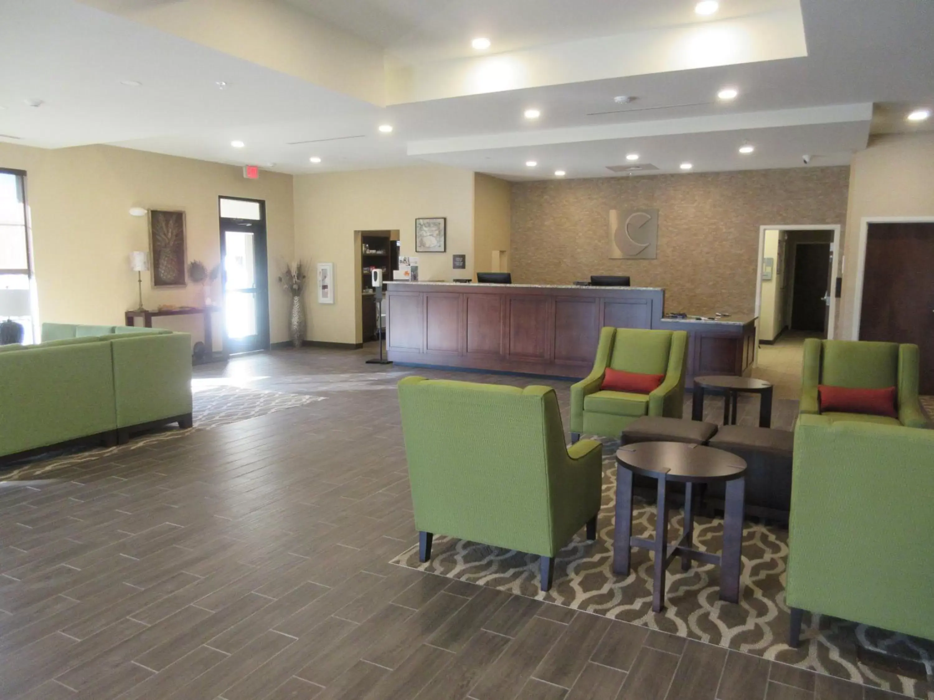 Lobby or reception in Comfort Suites Summerville North Lobby or reception in Comfort Suites Summerville North