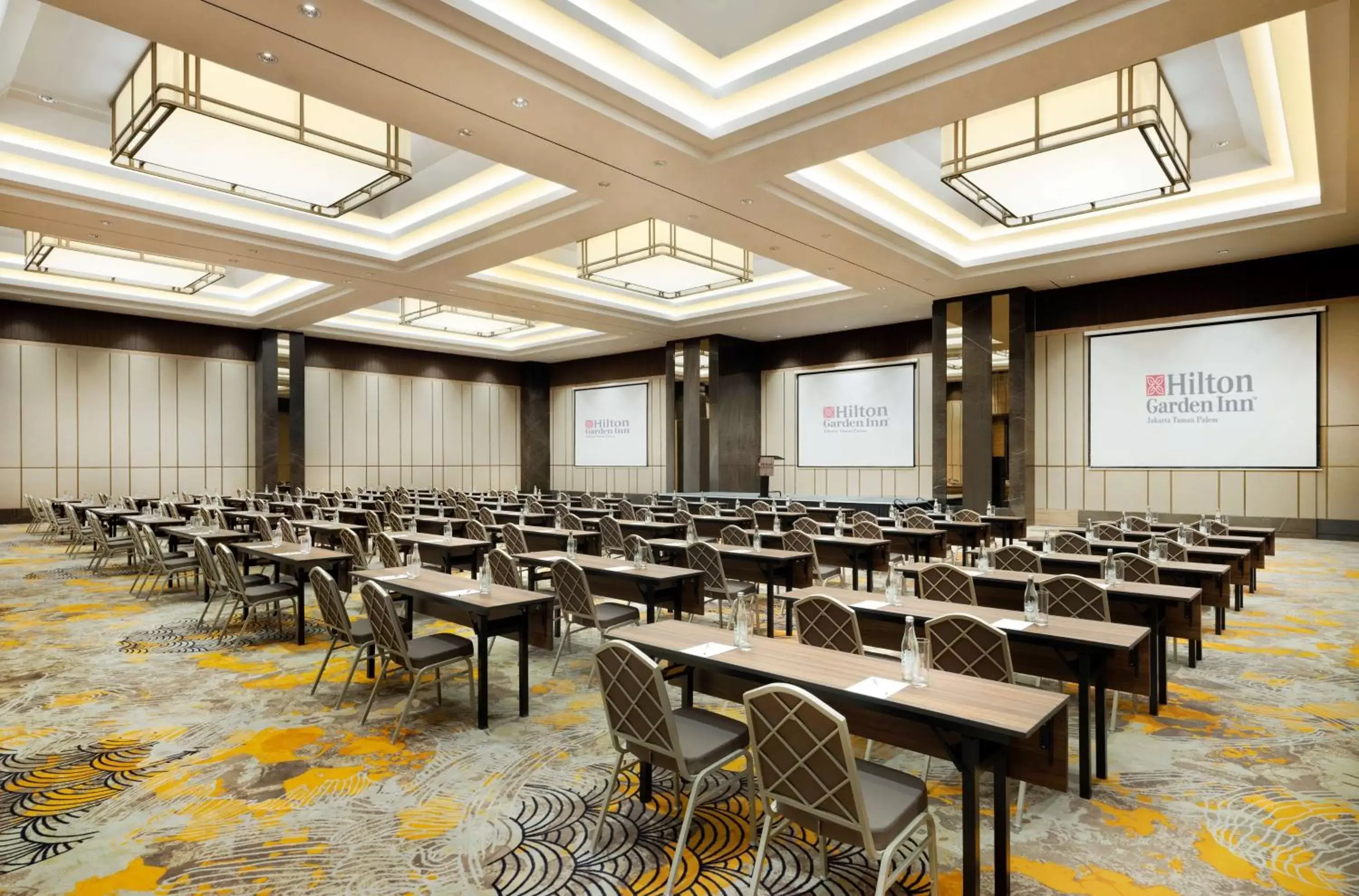Meeting/conference room in Hilton Garden Inn Jakarta Taman Palem