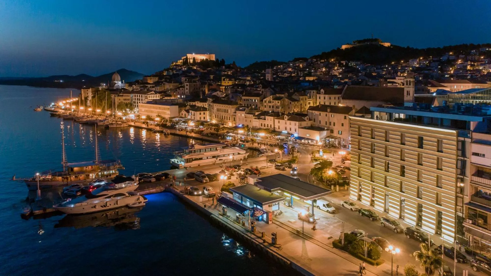 Nearby landmark in Bellevue Superior City Hotel