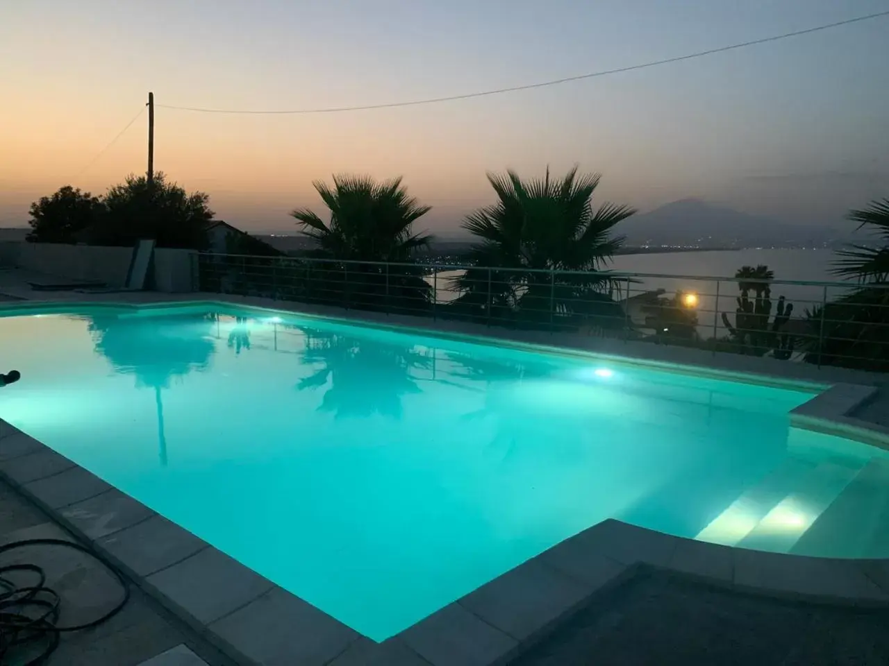 Swimming pool, Sunrise/Sunset in Bellavista