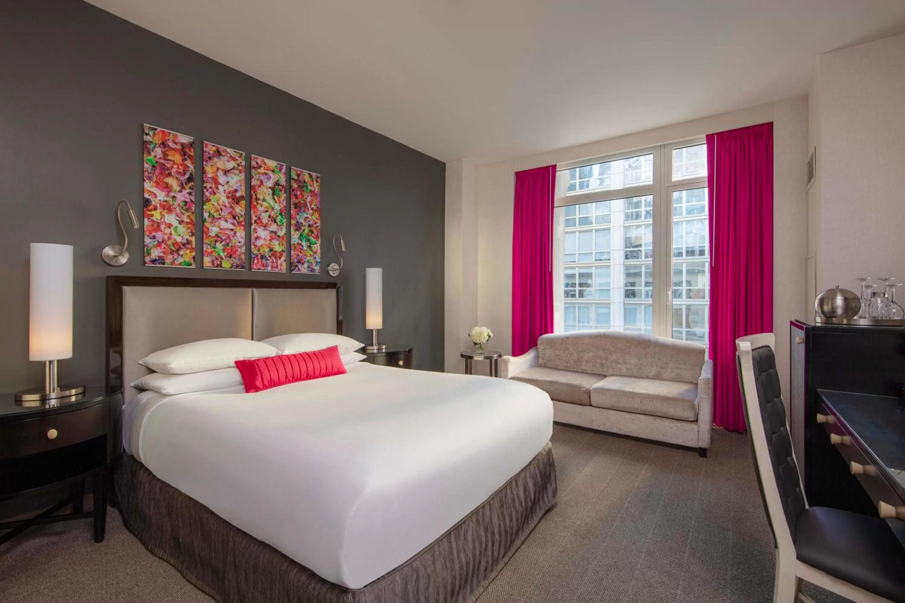 Bedroom, Bed in Royalton Park Avenue