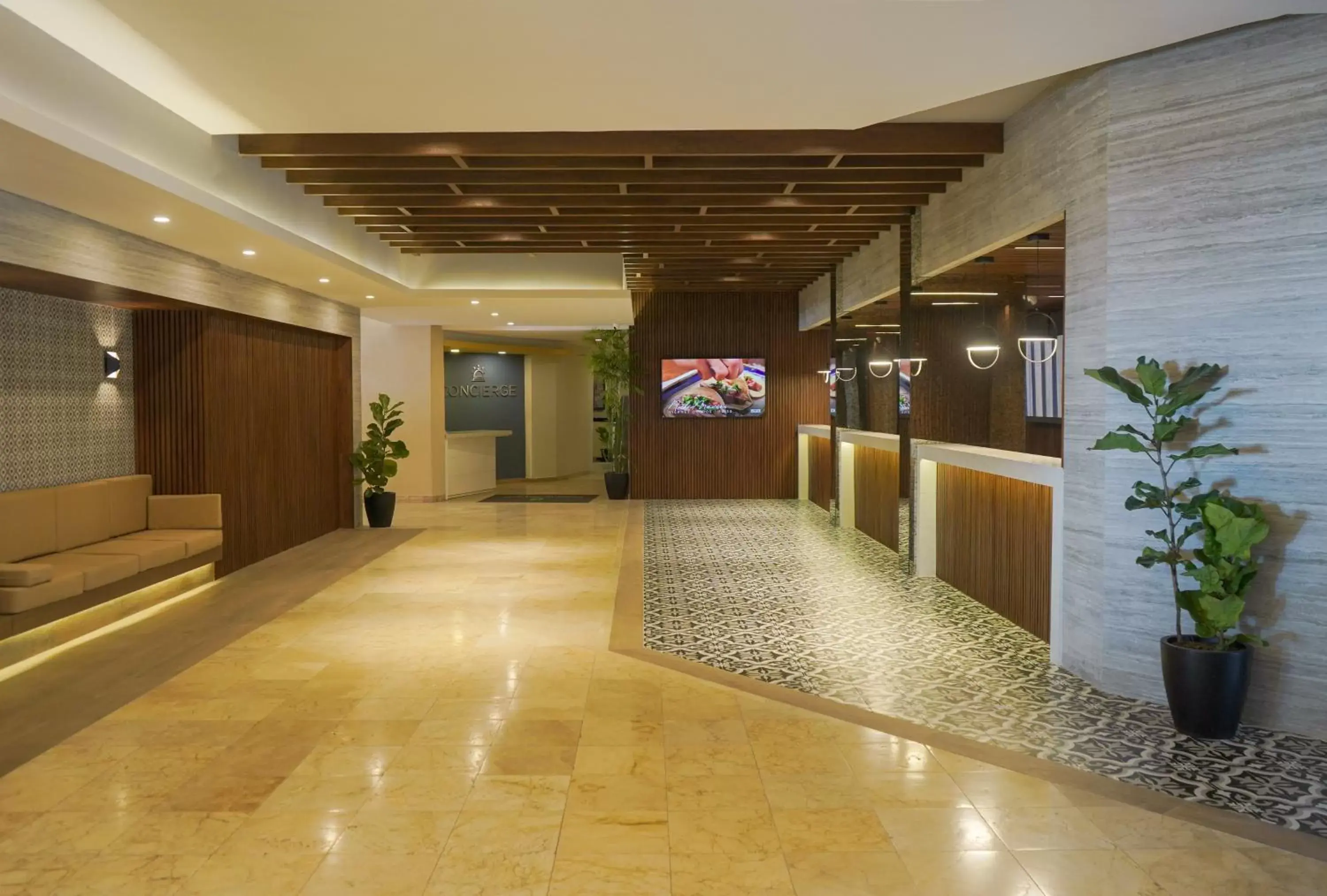 Lobby/Reception in Pacific Palace Beach Tower Hotel