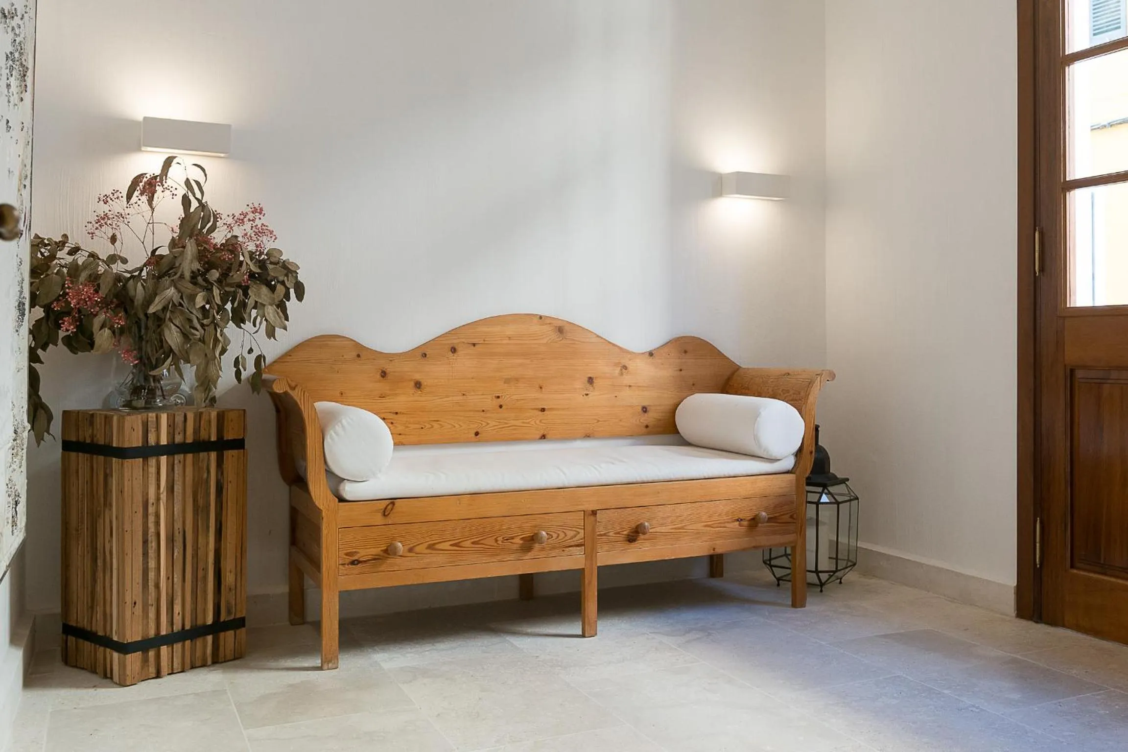 Lobby or reception in S'Hotelet d'es Born - Suites & SPA