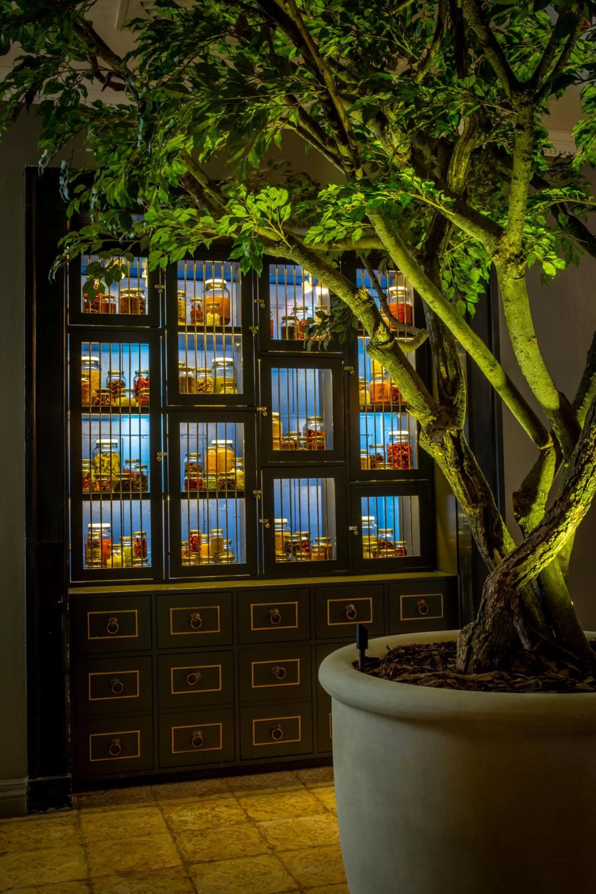 Restaurant/places to eat in Taj Cape Town