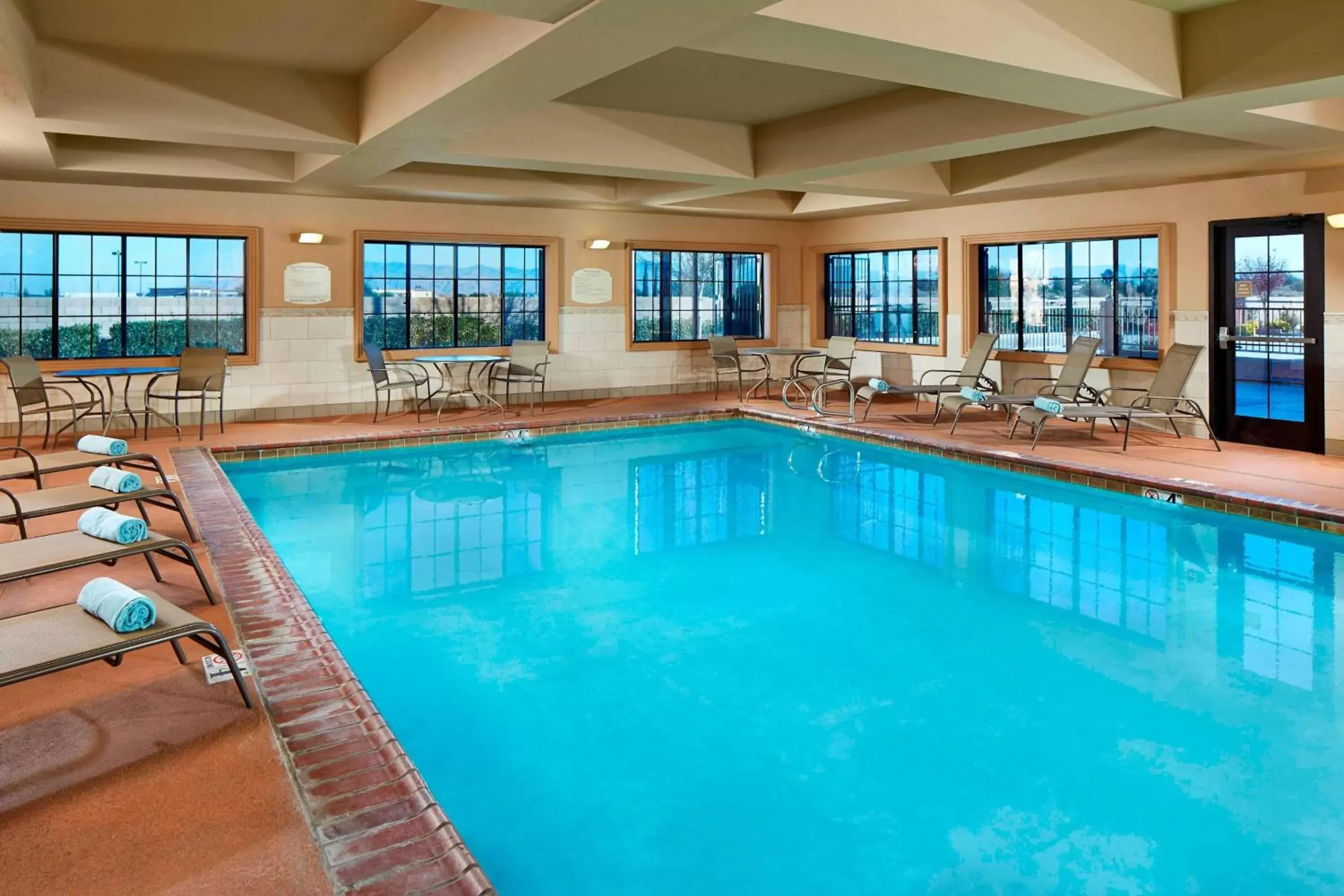 Swimming Pool in SpringHill Suites Victorville Hesperia