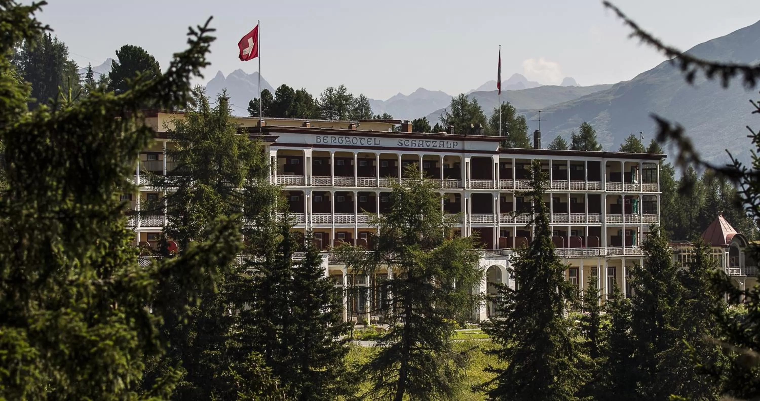 Facade/entrance in Schatzalp Hotel