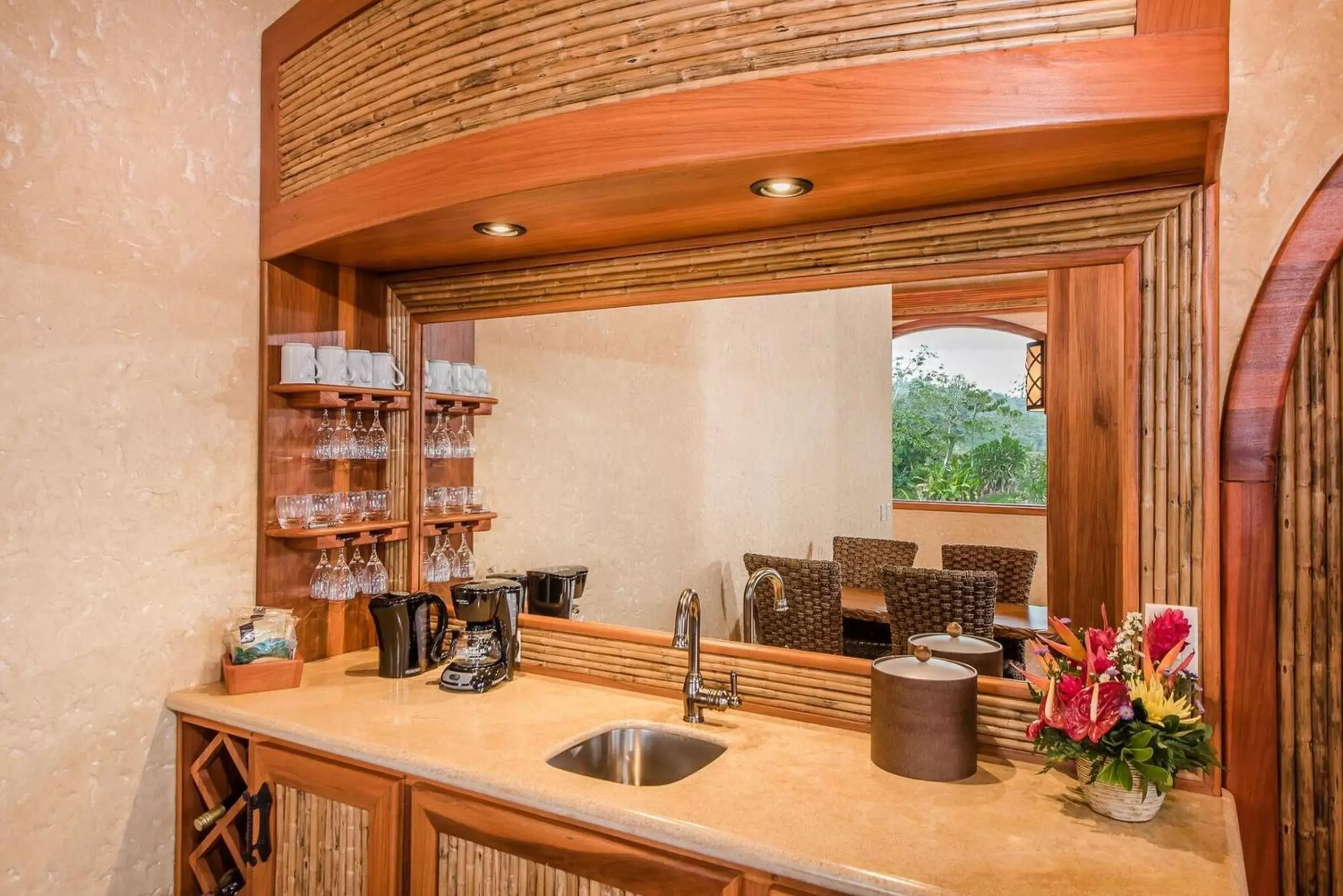 Coffee/tea facilities, Kitchen/Kitchenette in The Springs Resort & Spa at Arenal