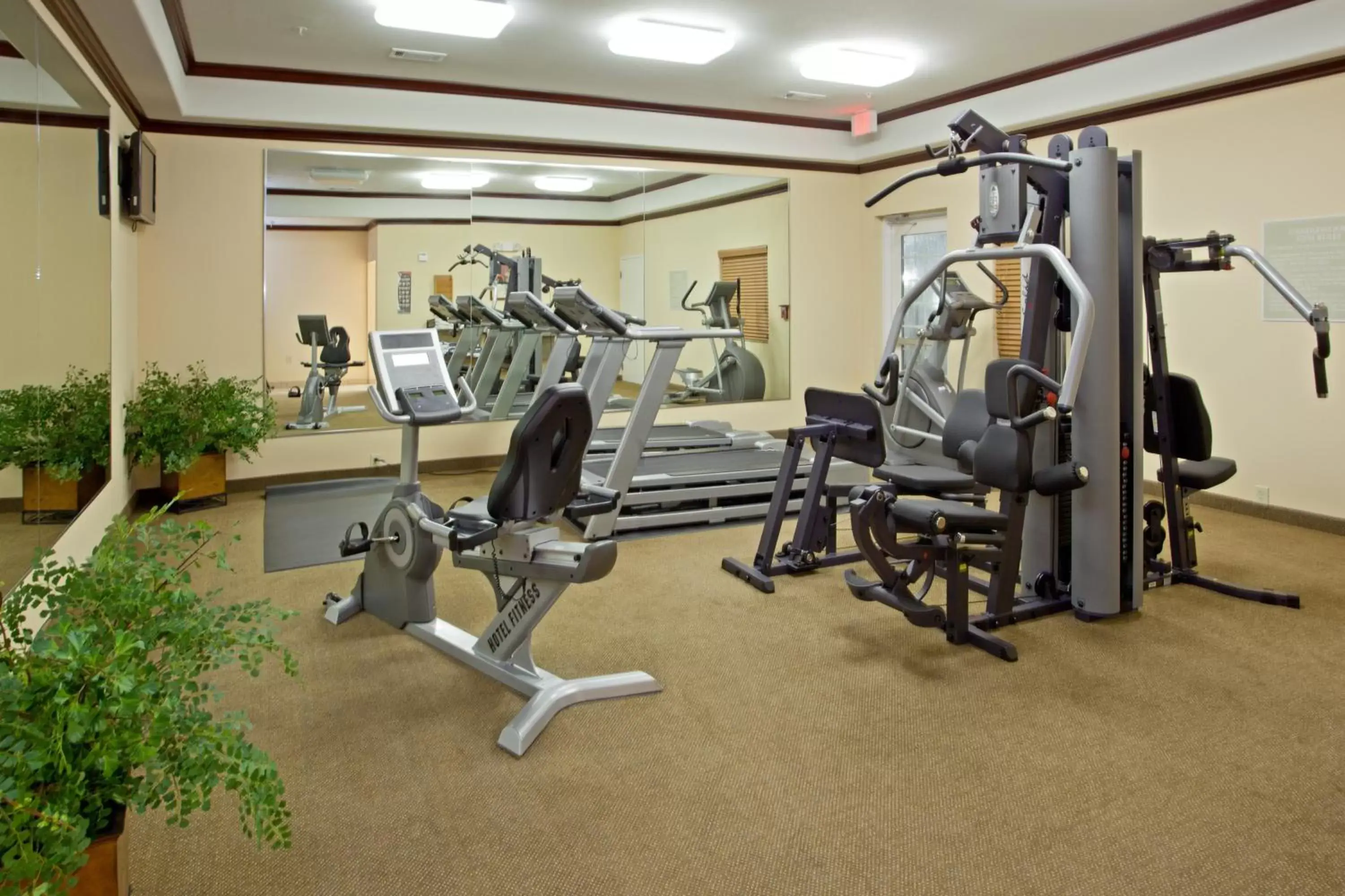 Spa and wellness centre/facilities, Fitness Center/Facilities in Candlewood Suites League City, an IHG Hotel