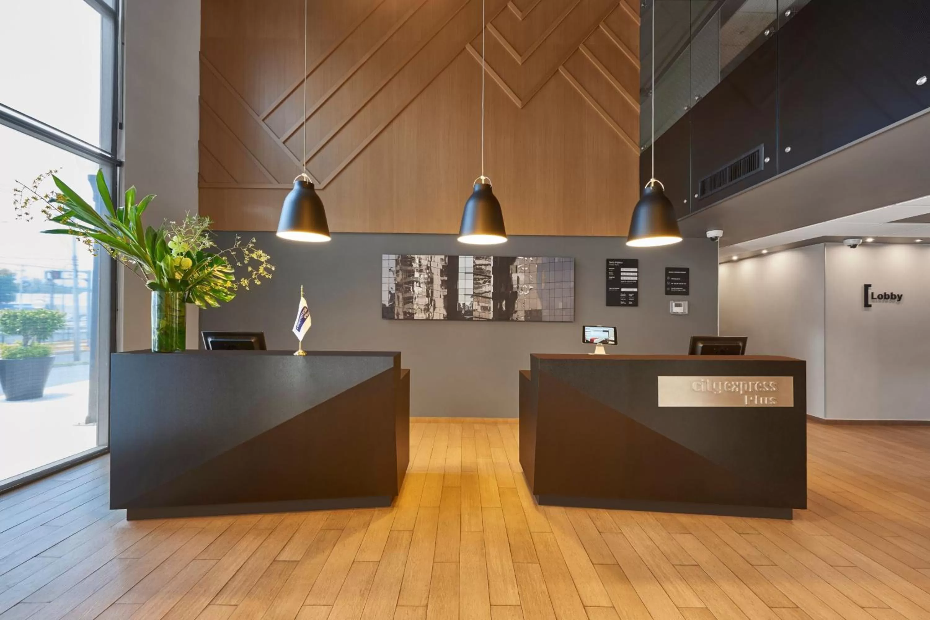 Lobby or reception in City Express Plus by Marriott Ciudad de México Periférico Sur Tlalpan