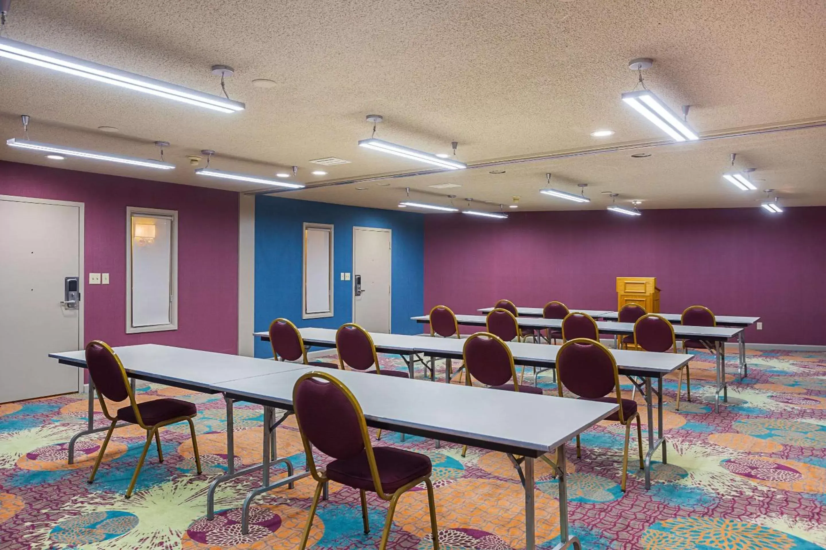 Meeting/conference room in Clarion Inn & Suites