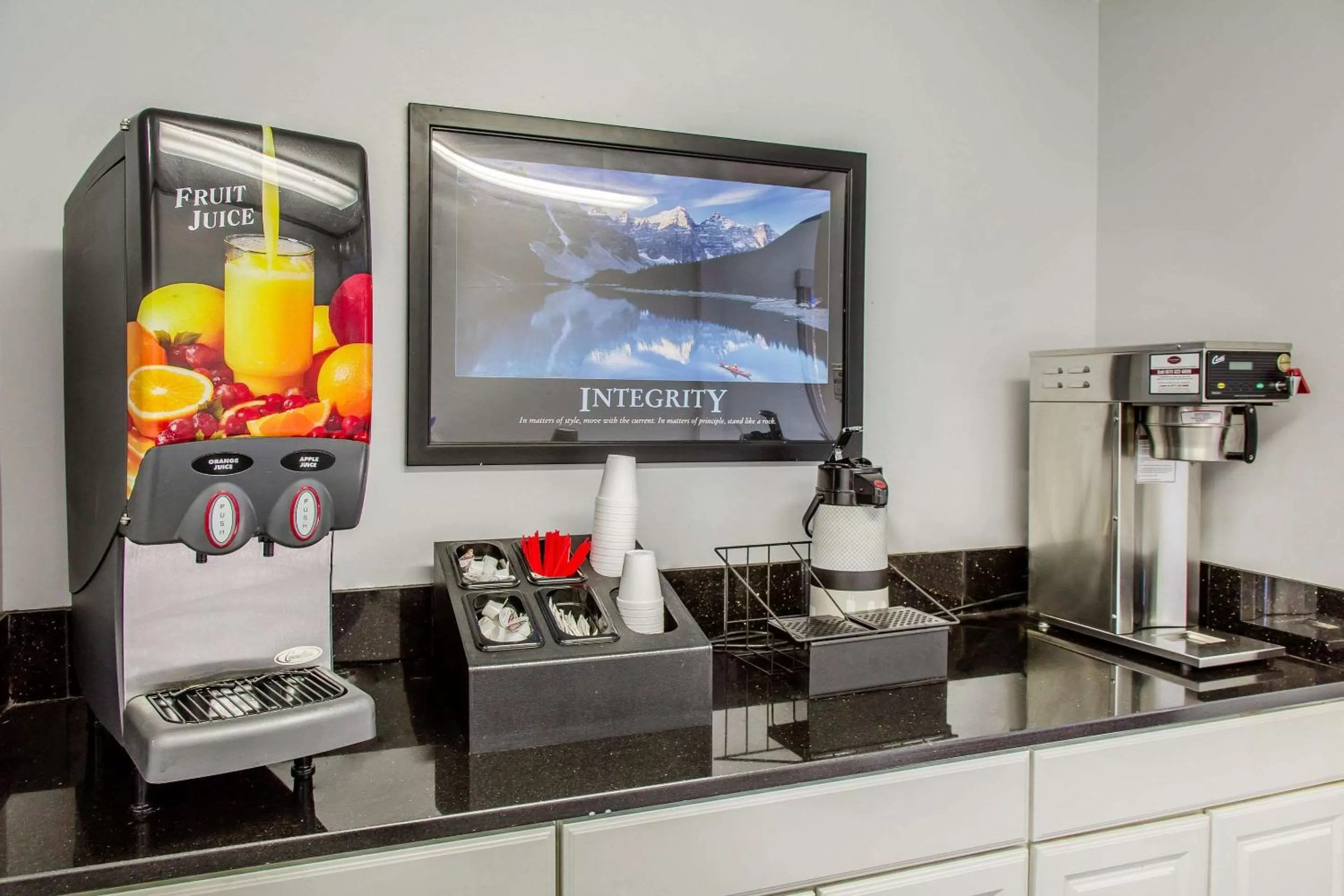 Restaurant/places to eat in Rodeway Inn Groton - New London