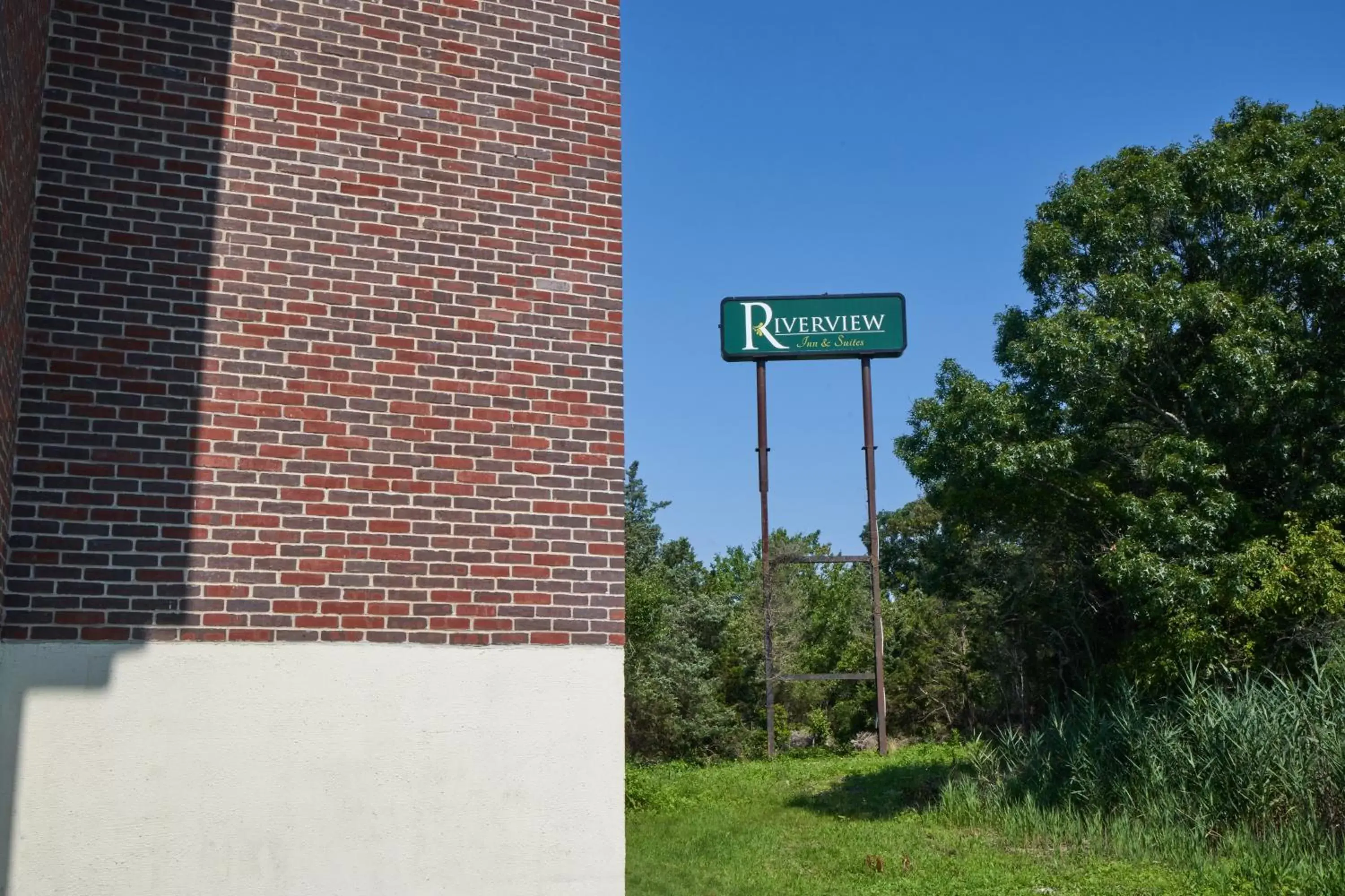 Riverview Inn & Suites Riverview Inn & Suites