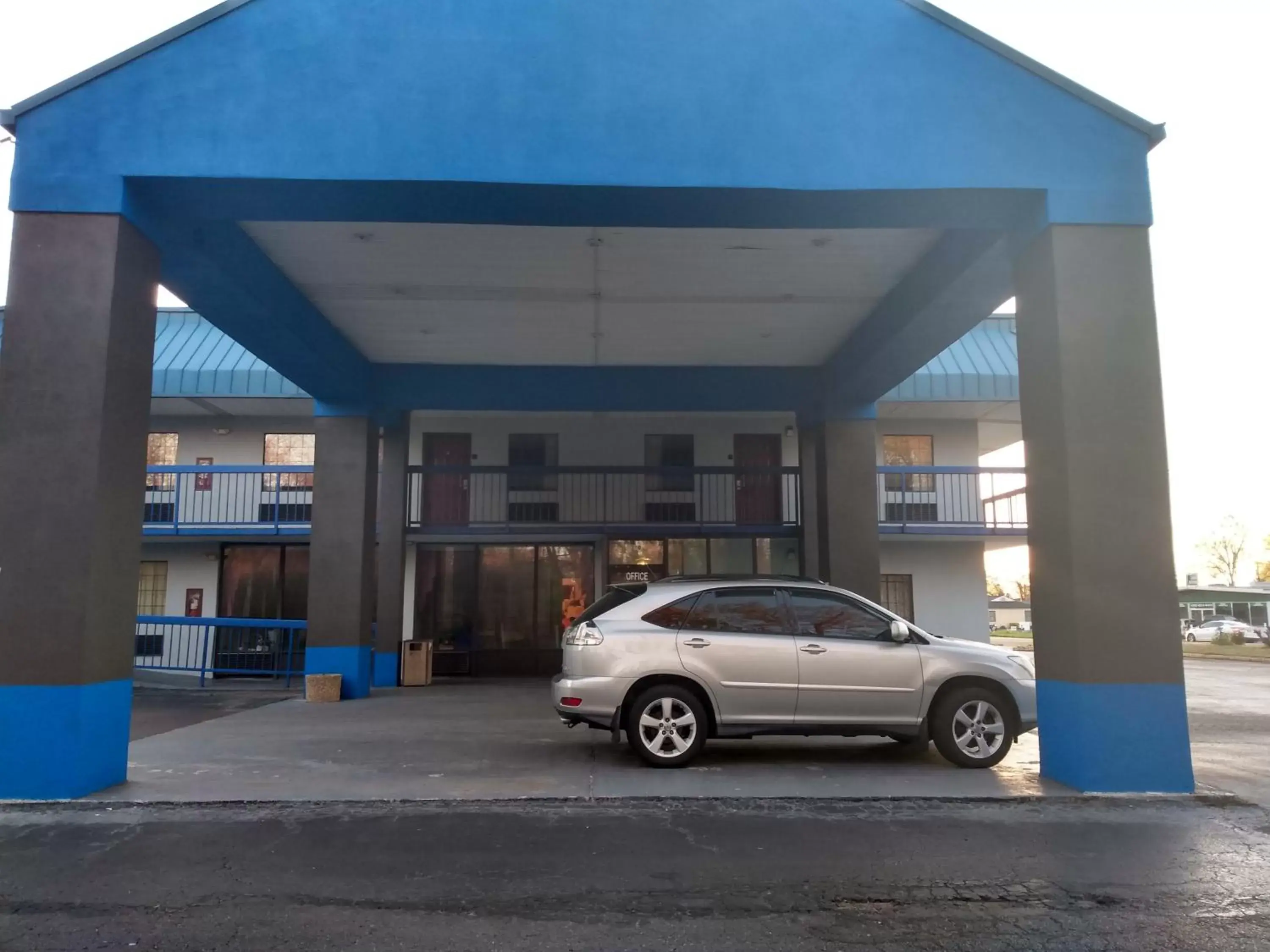 Facade/entrance in America's Best Value Inn Clarksdale