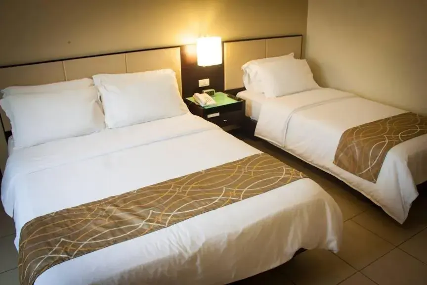 Bed in Circle Inn - Iloilo City Center