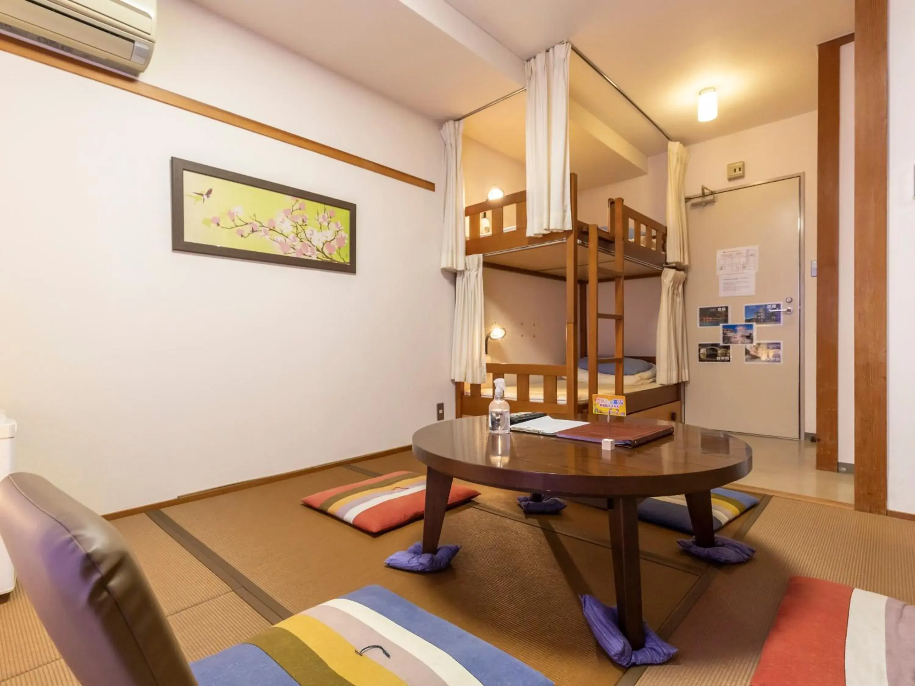 Seating area in Omotenashi Hostel Miyajima