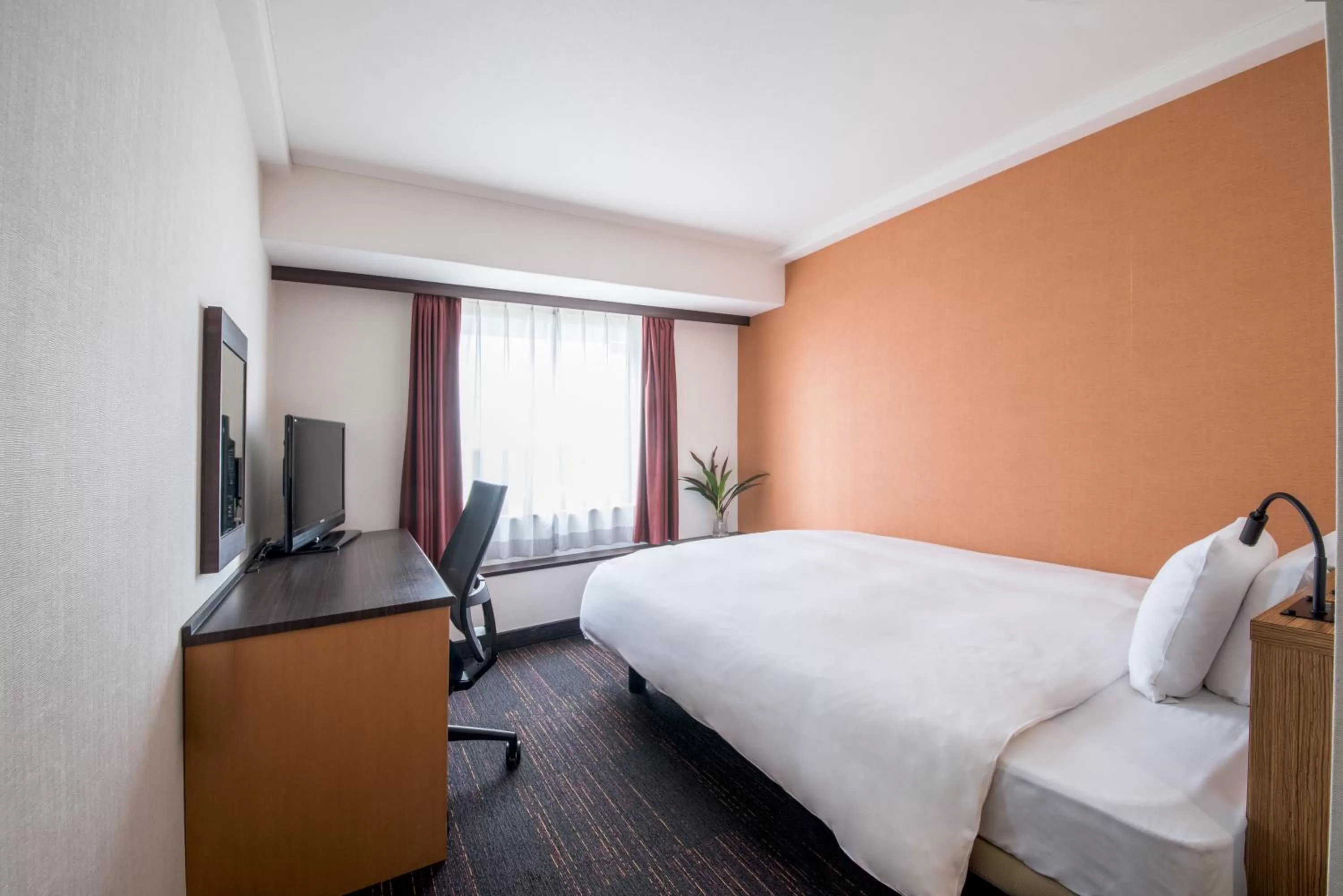 Photo of the whole room, Bed in the b nagoya