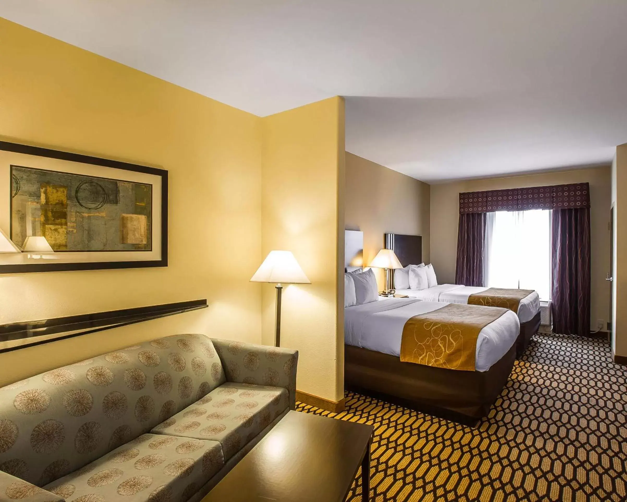 Queen Room with Two Queen Beds - Non-Smoking in Comfort Suites Simpsonville