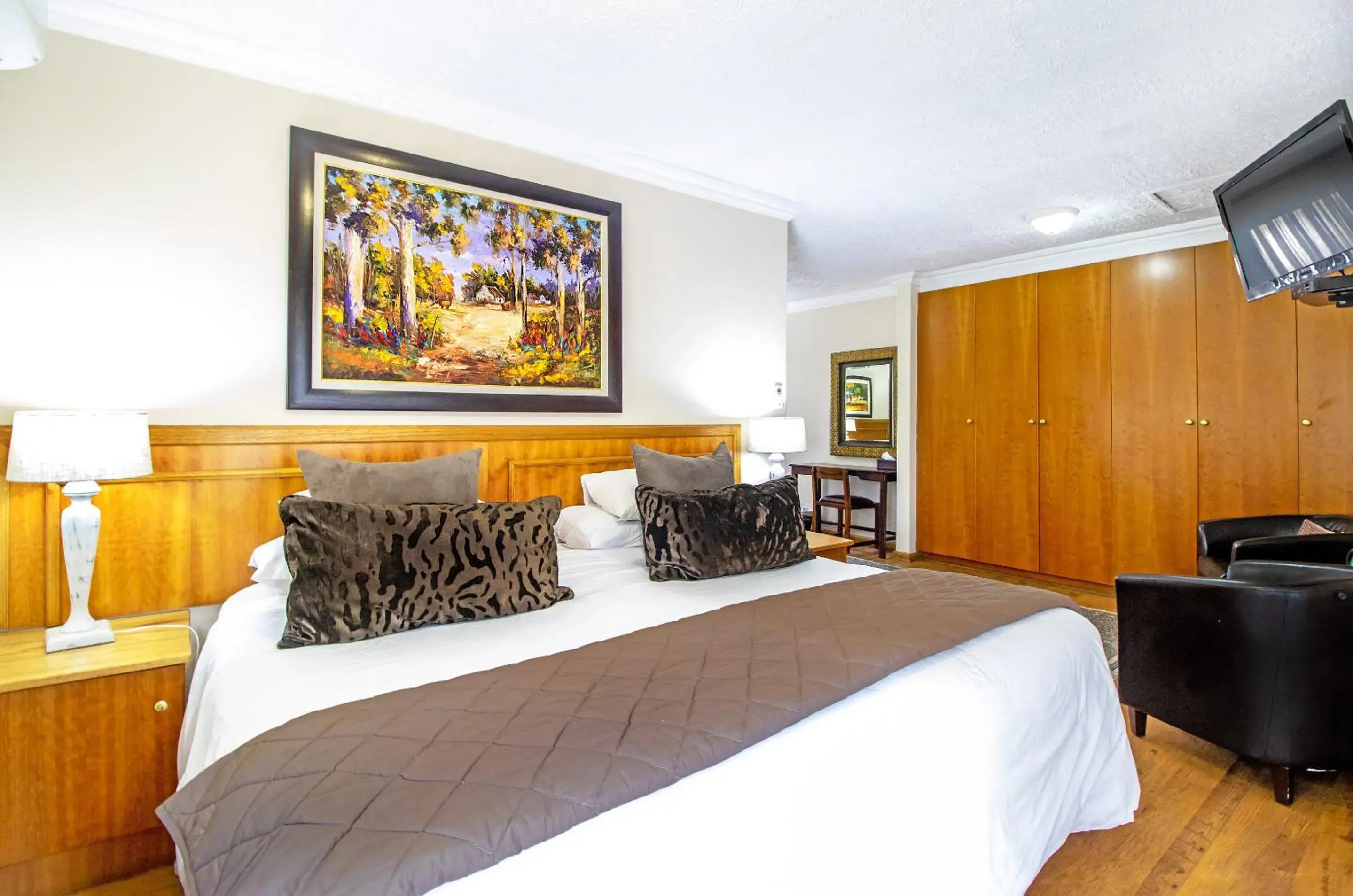 Bed in Sunward Park Guest House & Conference Center