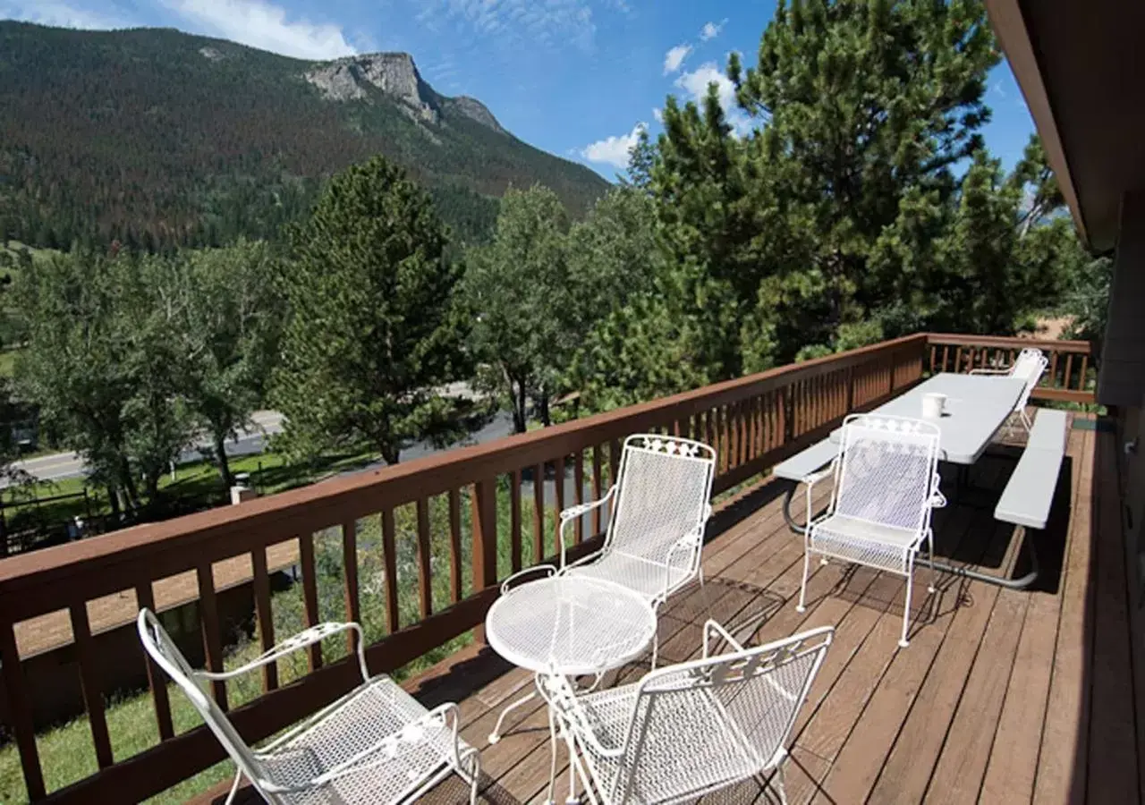 Balcony/Terrace in Wildwood Inn