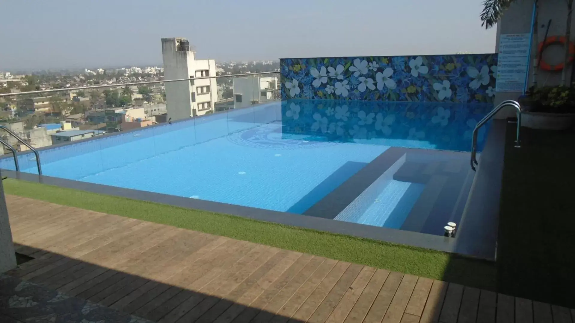 Swimming pool in Hotel Vrishali Executive Swimming pool in Hotel Vrishali Executive