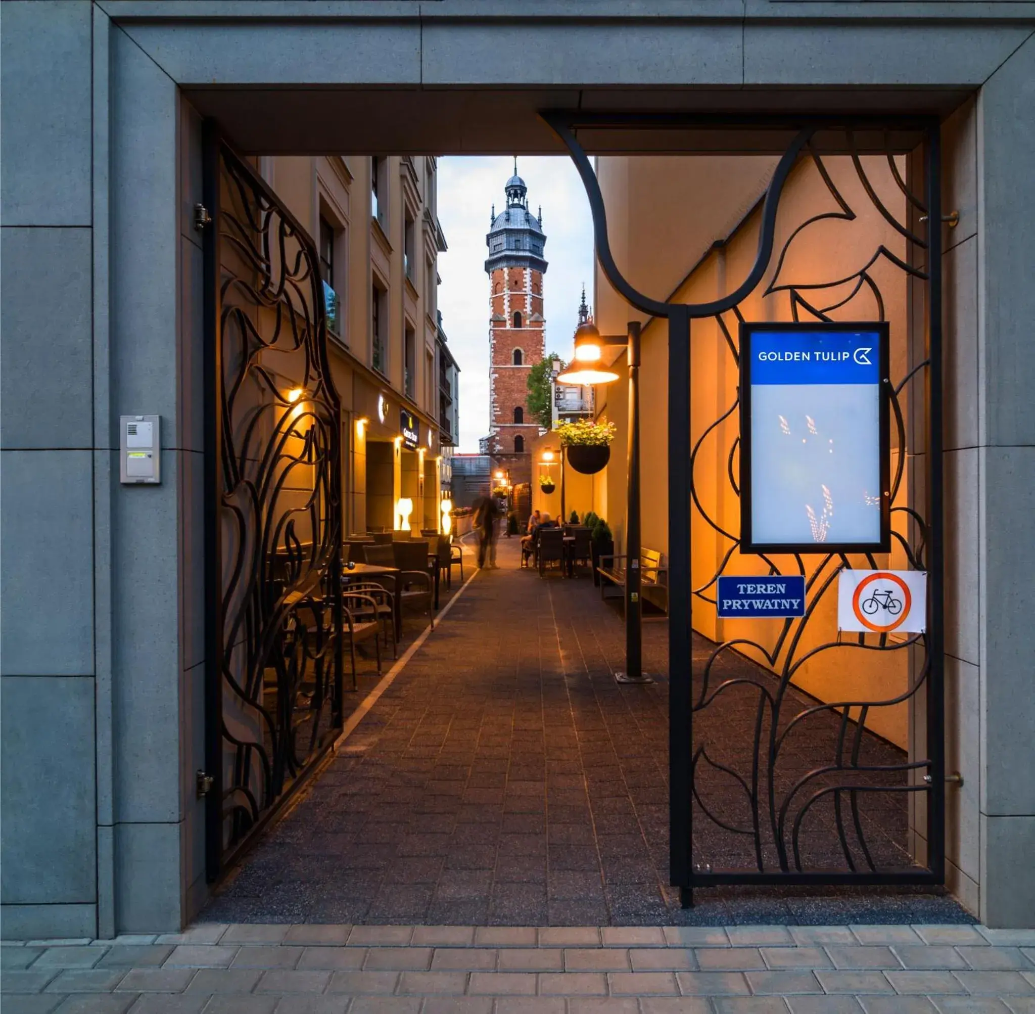 Facade/entrance in Golden Tulip Krakow Kazimierz