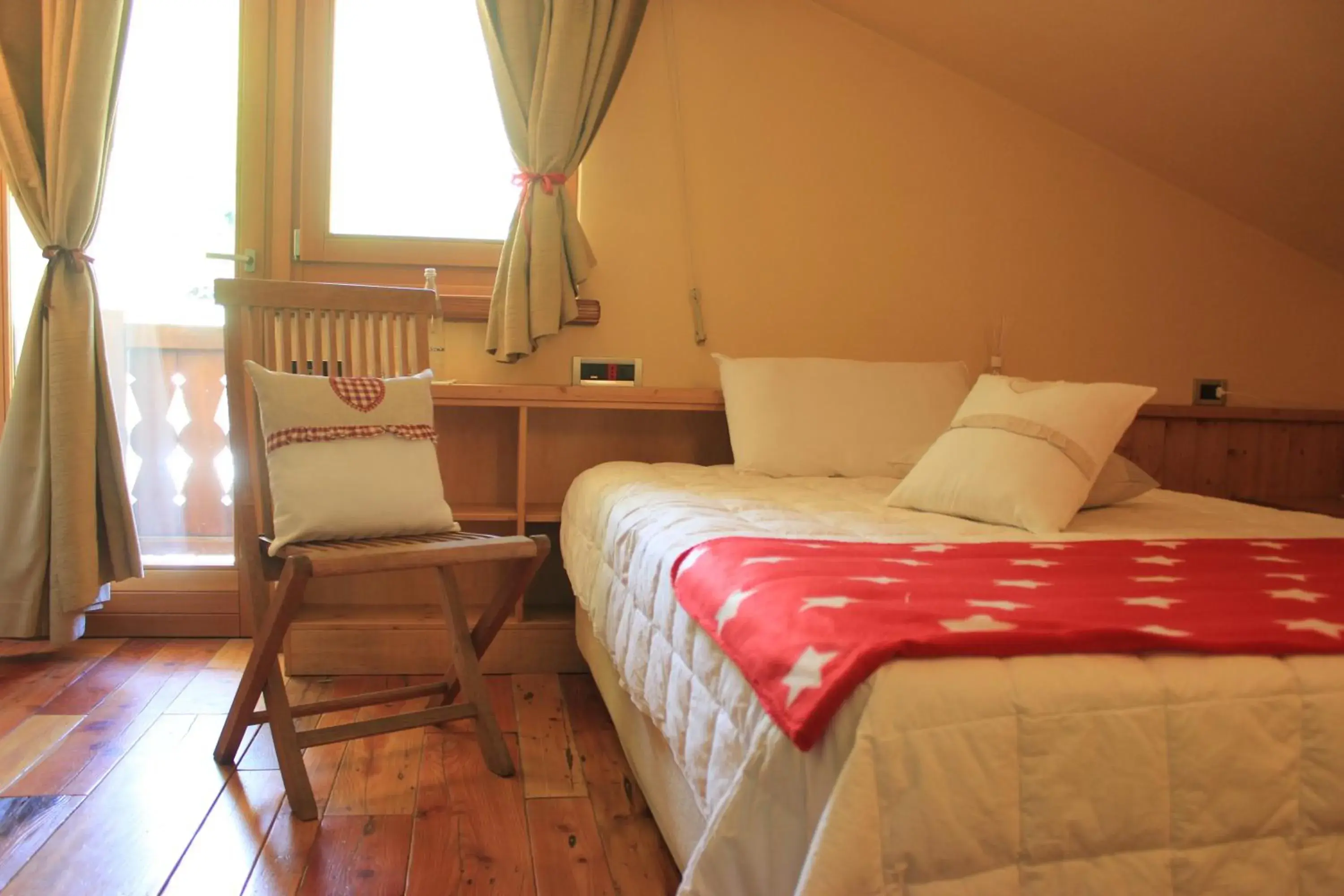 Bedroom, Bed in Shatush Hotel