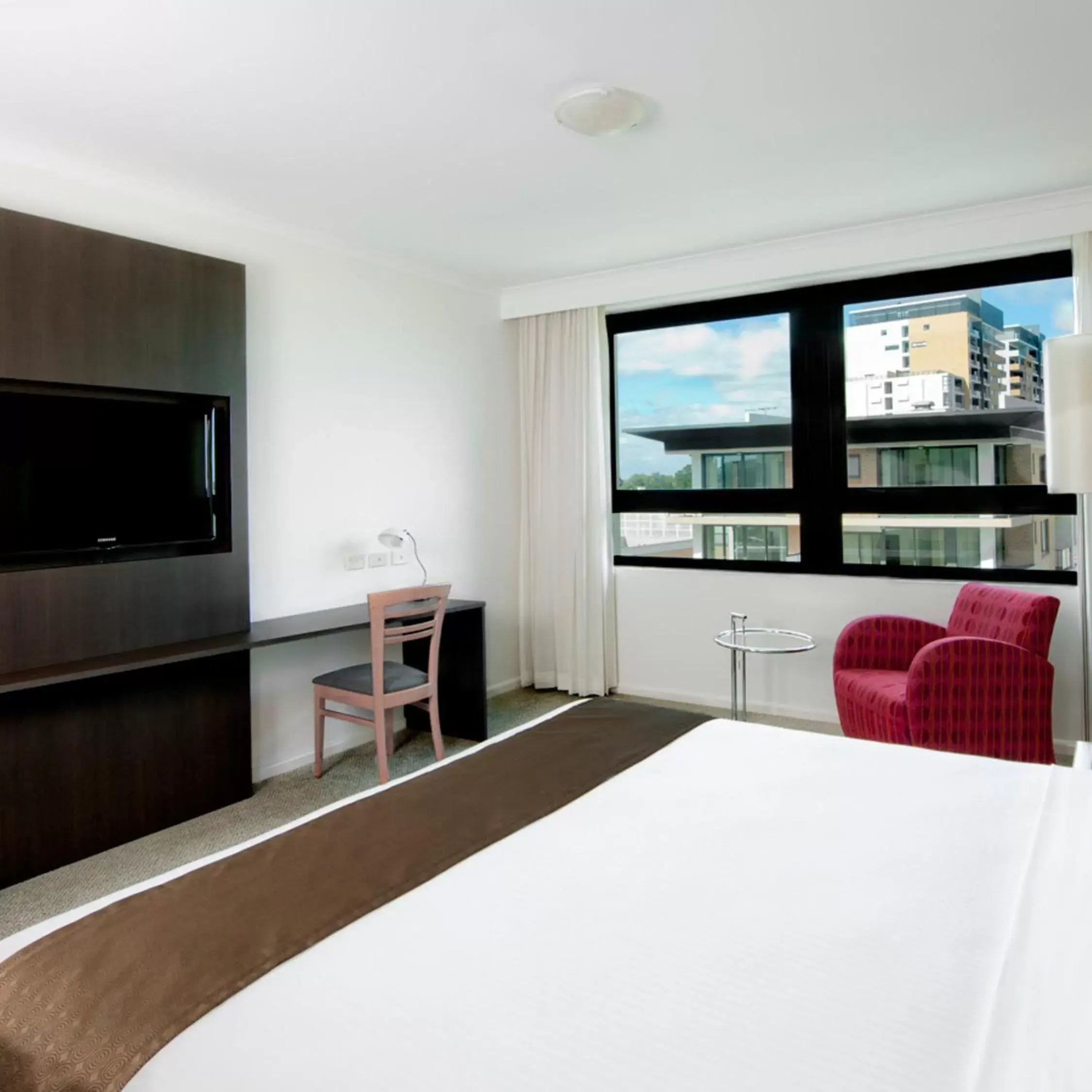 Photo of the whole room, Bed in Mantra Parramatta