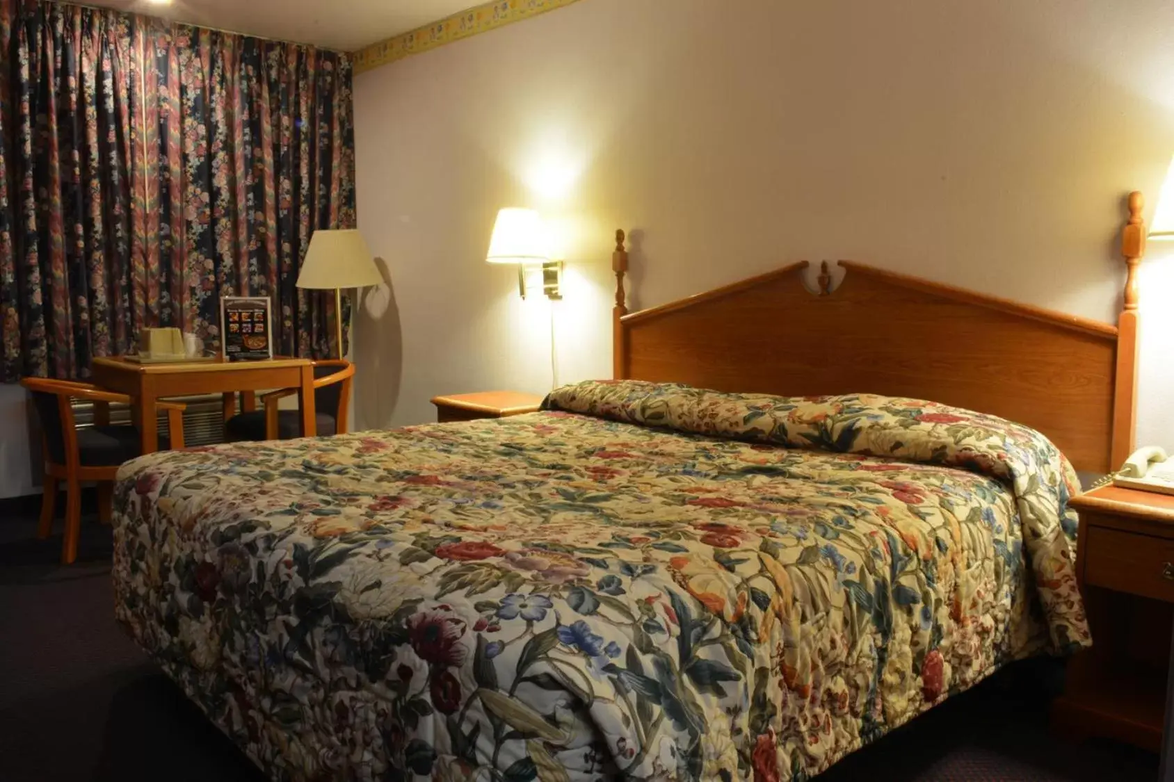 Bed, Room Photo in The Flamingo Motel San Jose