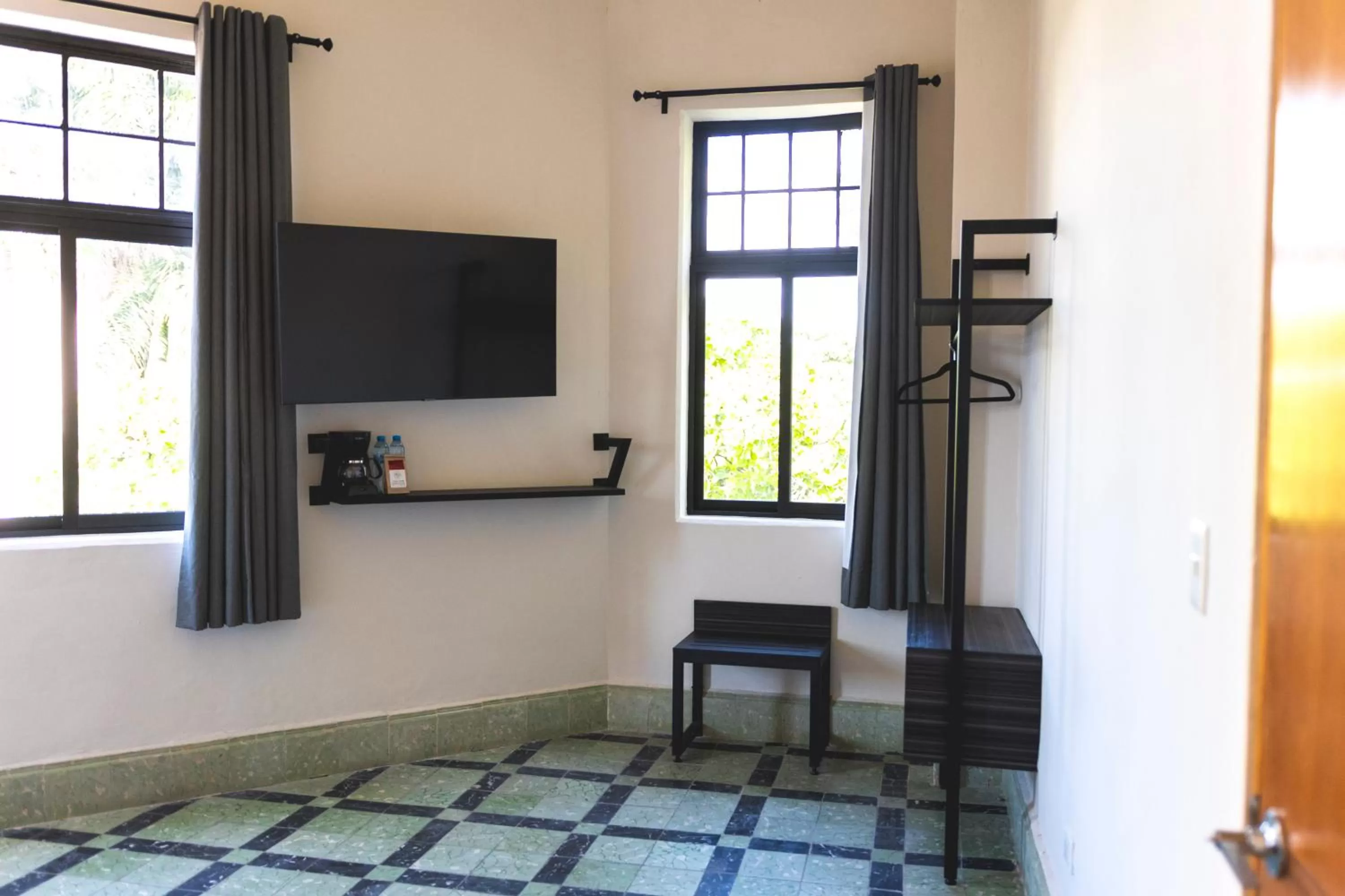 TV and multimedia in Hotel La Nacional By Kavia