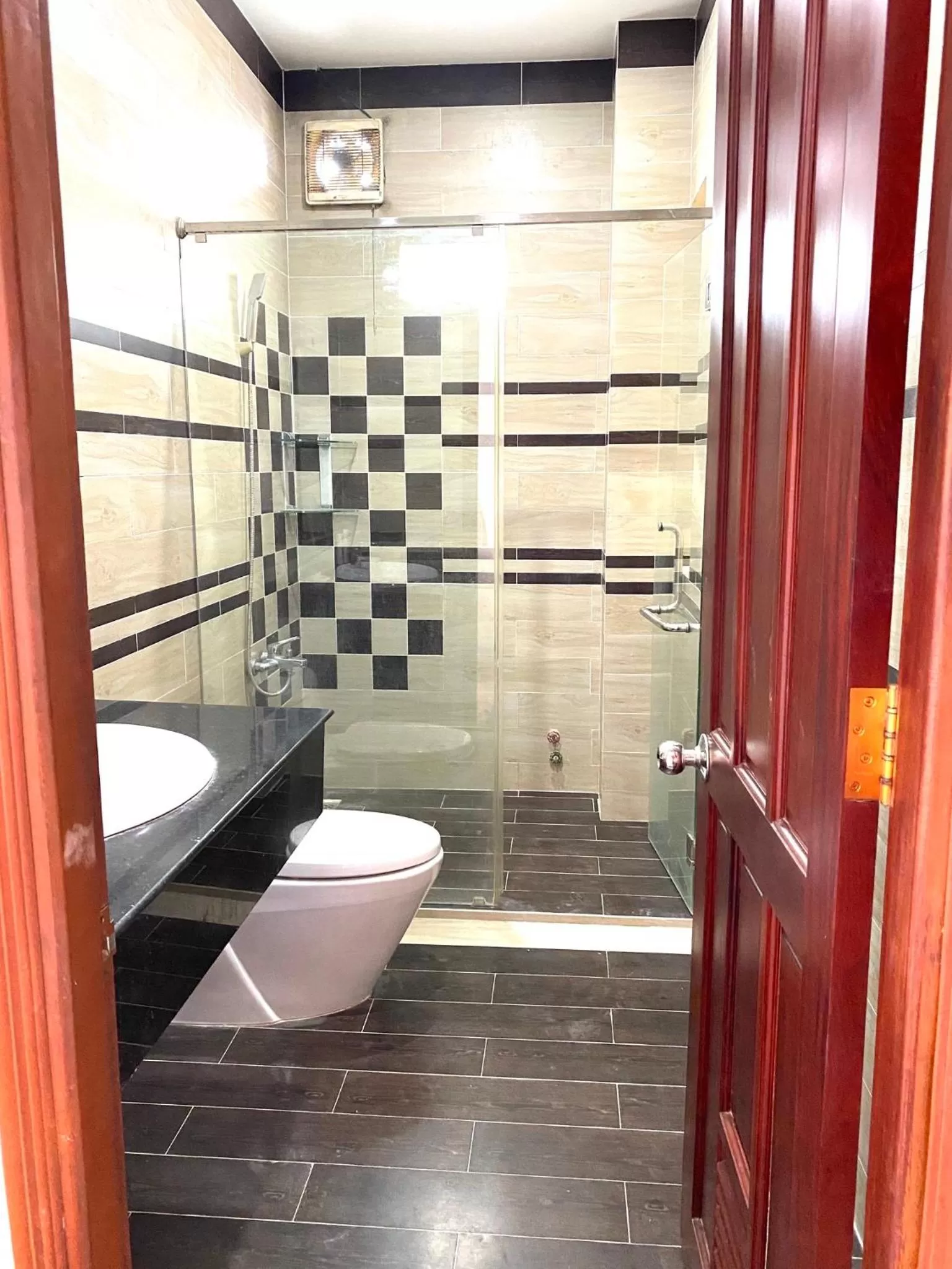 Bathroom in Emerald Boutique Stay 2