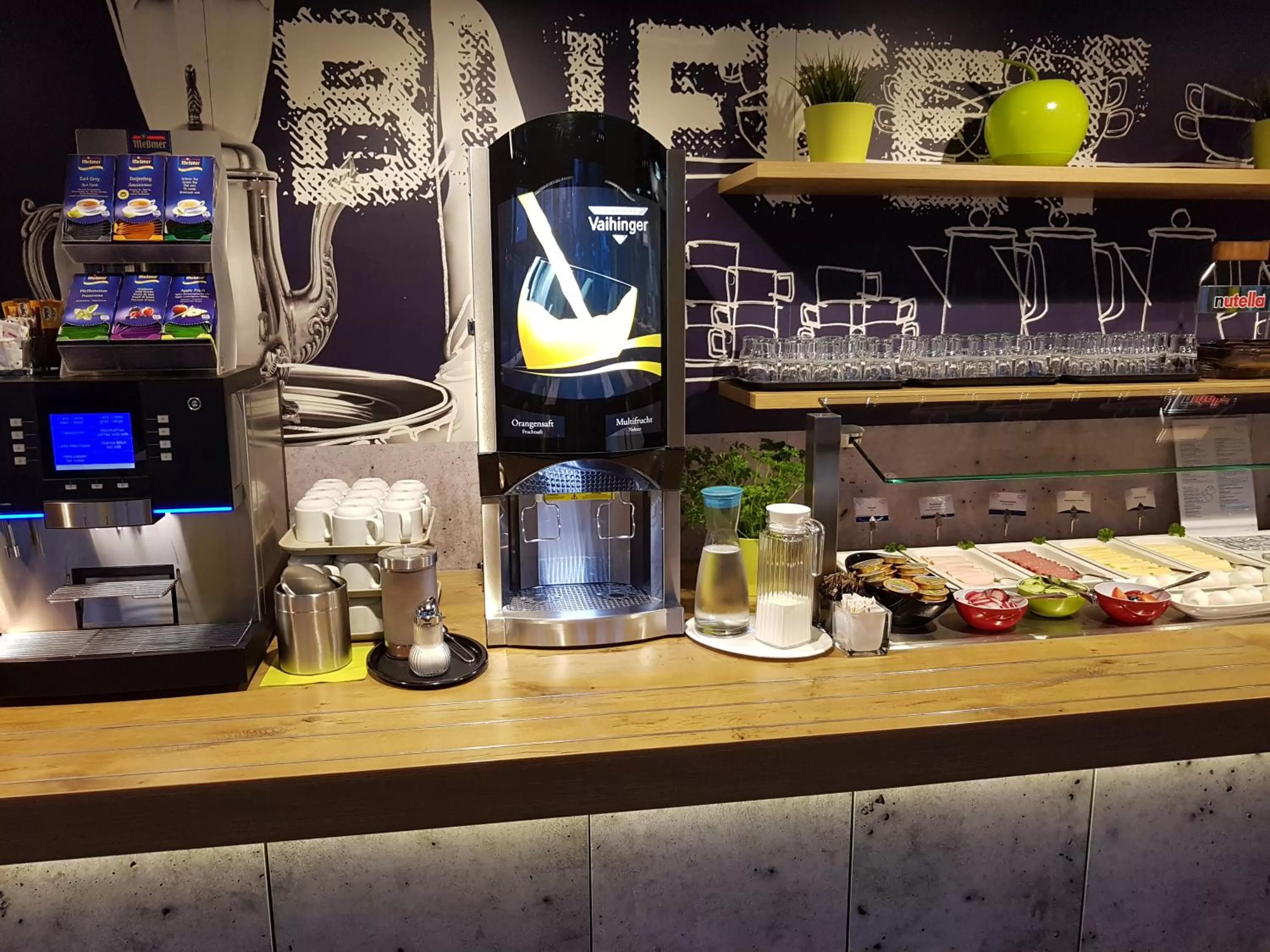 Food and drinks in ibis budget Koeln Leverkusen City