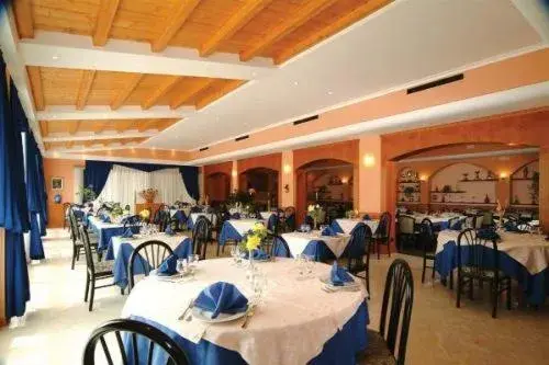 Lounge or bar, Restaurant/Places to Eat in Lo Scoiattolo