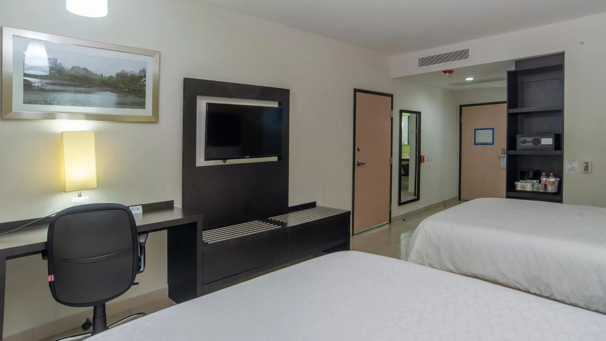 Photo of the whole room in Holiday Inn Express Xalapa by IHG