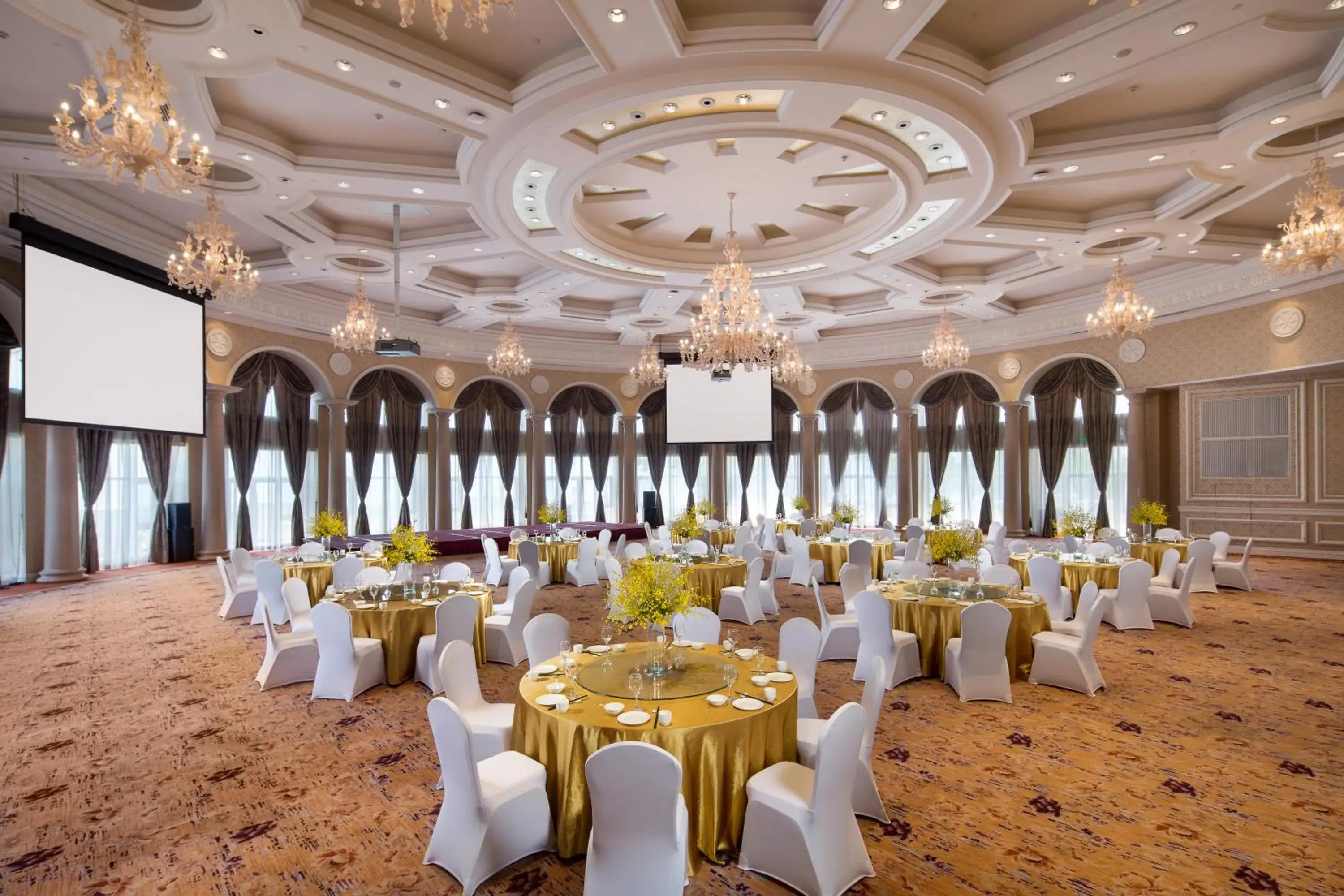 Meeting/conference room, Banquet Facilities in Crowne Plaza Ocean Spring Resort, an IHG Hotel