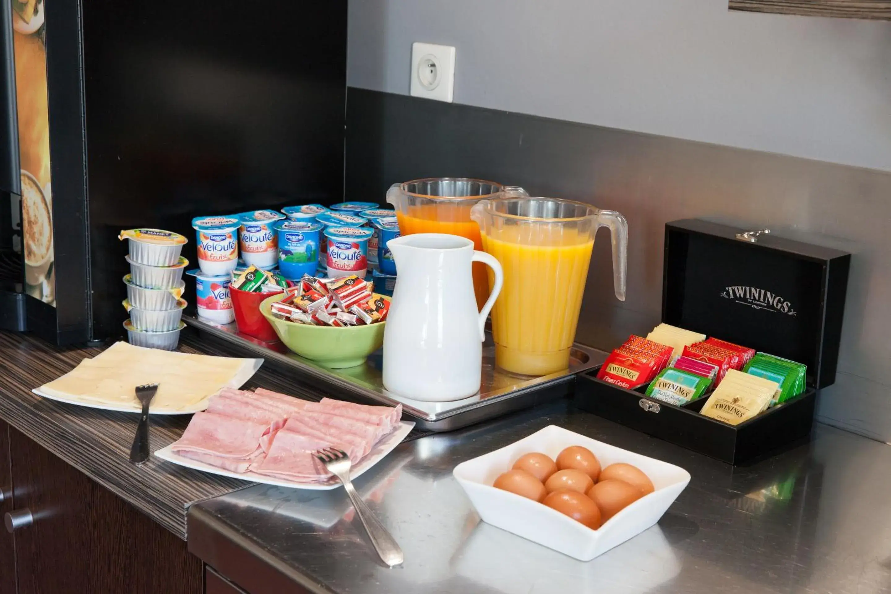 Continental breakfast in HOTEL LE BORDEAUX LAC Originals Access - Ex P'tit Dej Hotel