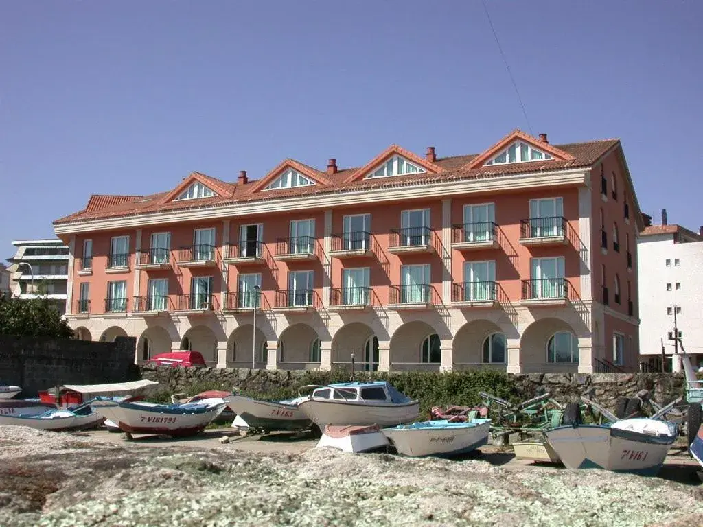 Property Building in Hotel Bahía Bayona