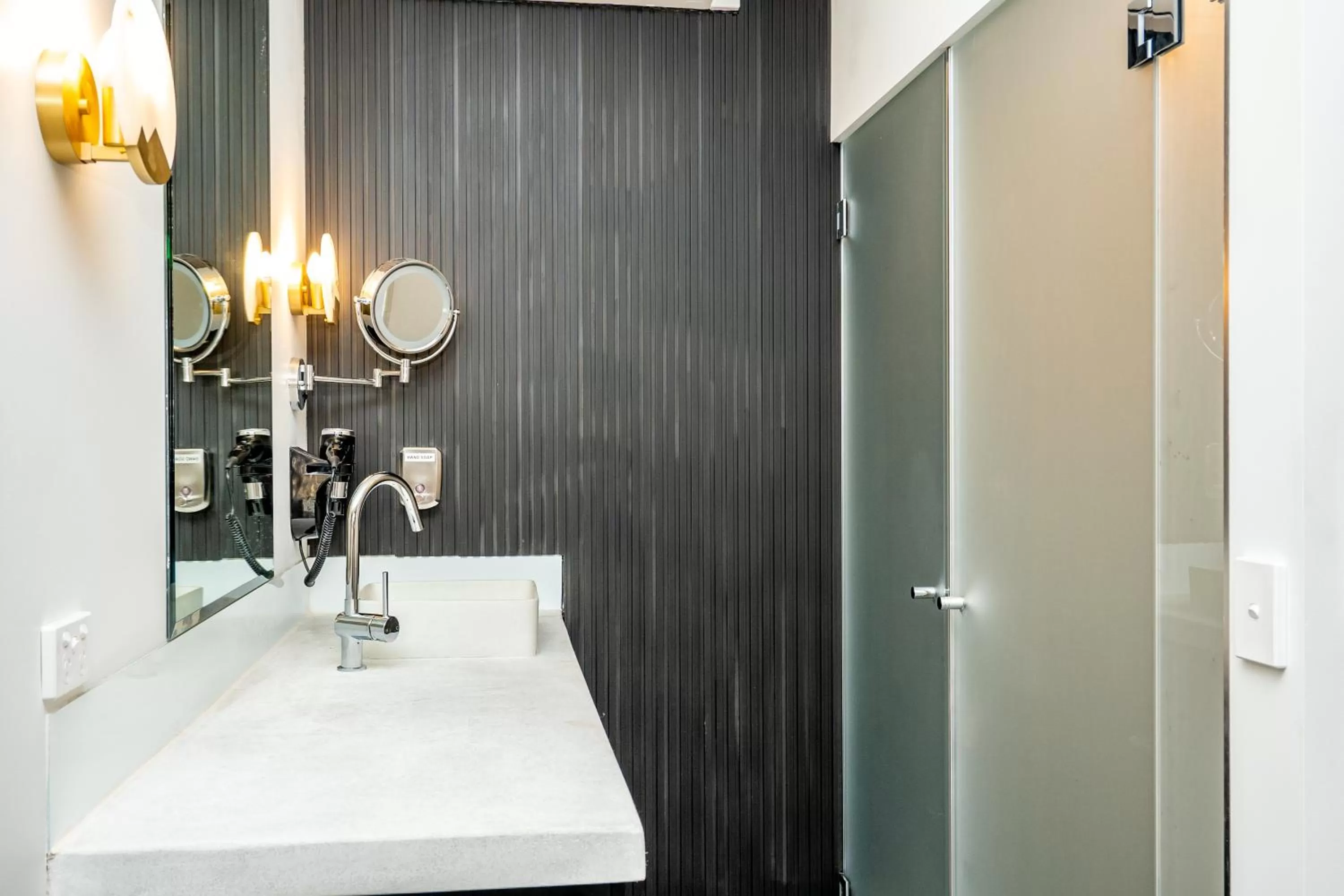 Bed in Grand Hotel and Studios