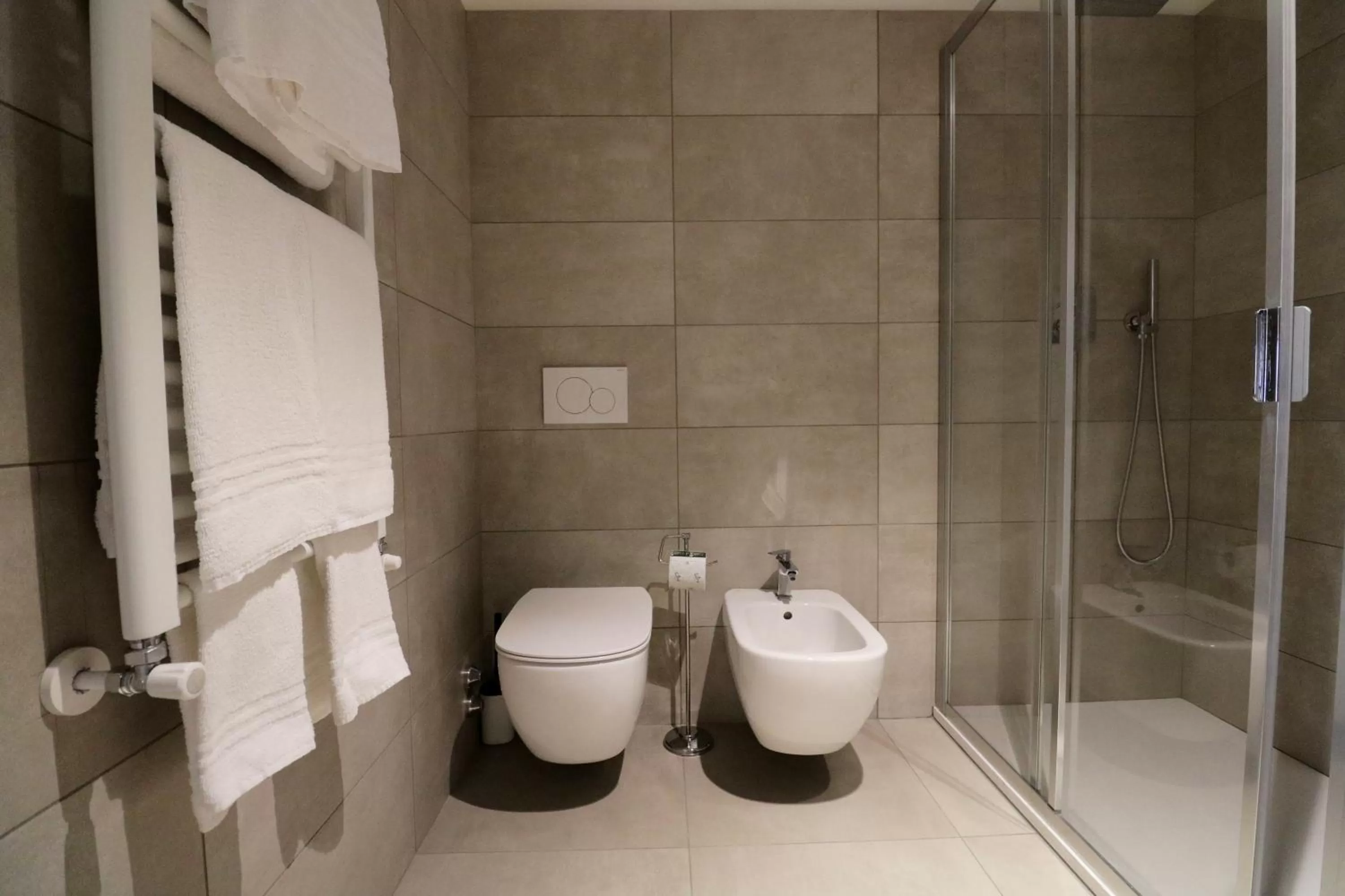 Shower in Aparthotel Isola