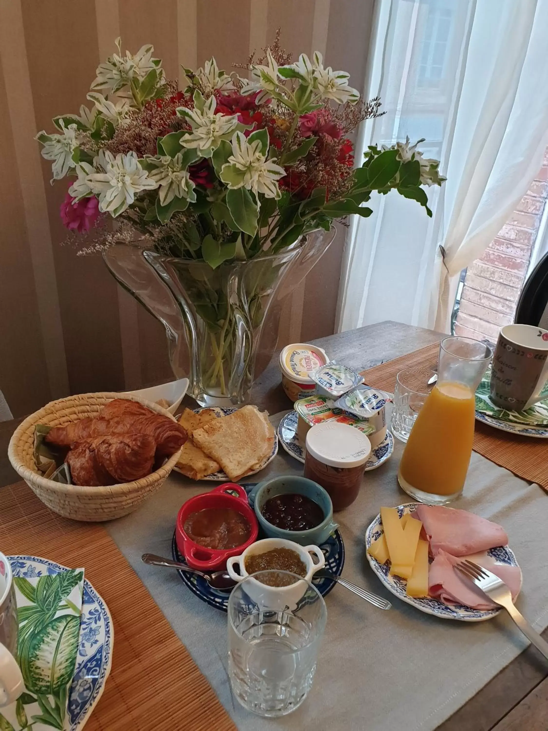 Food and drinks, Breakfast in Au Nid de la Madeleine
