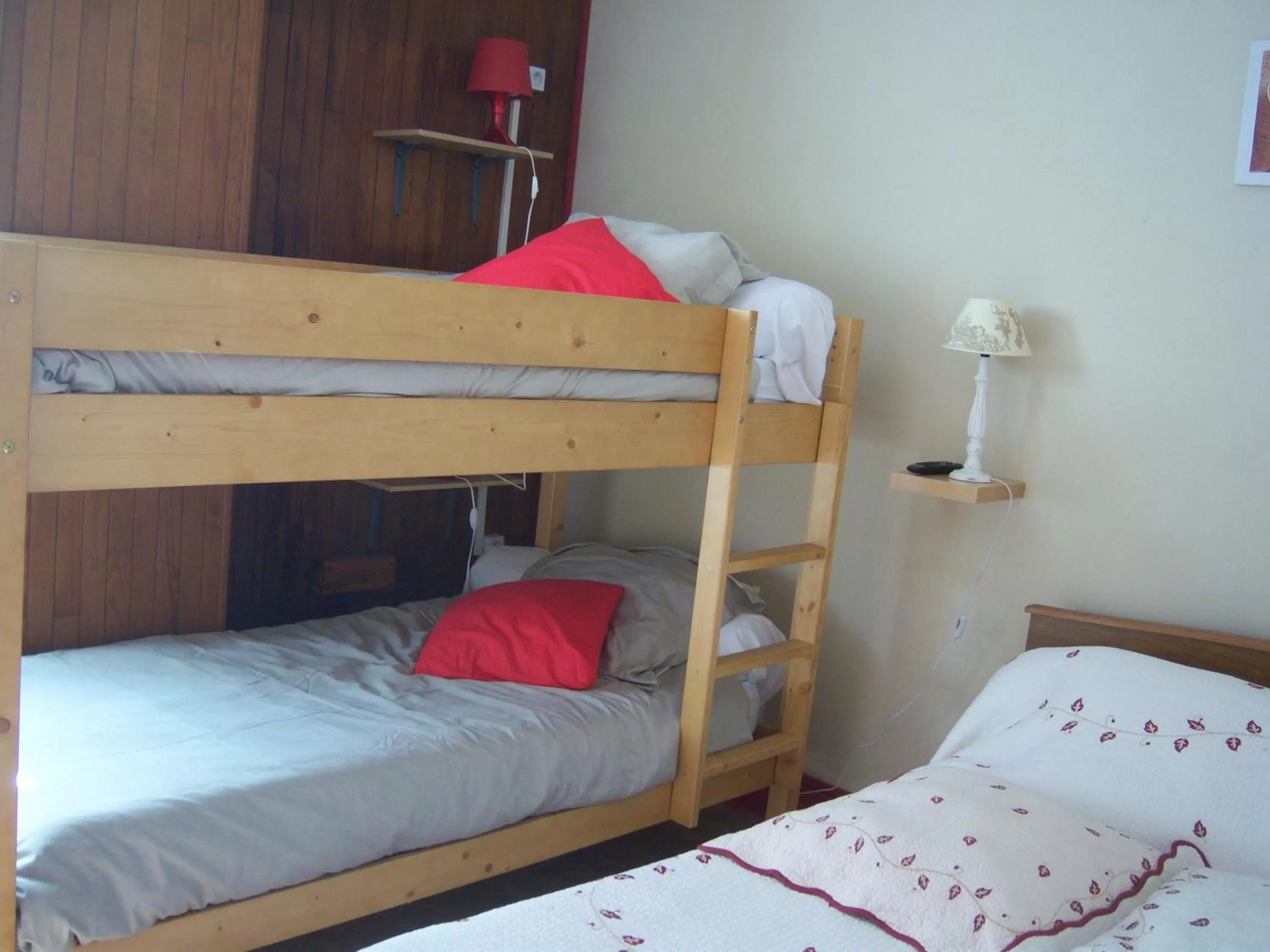 bunk bed, Bed in Hotel Edelweiss