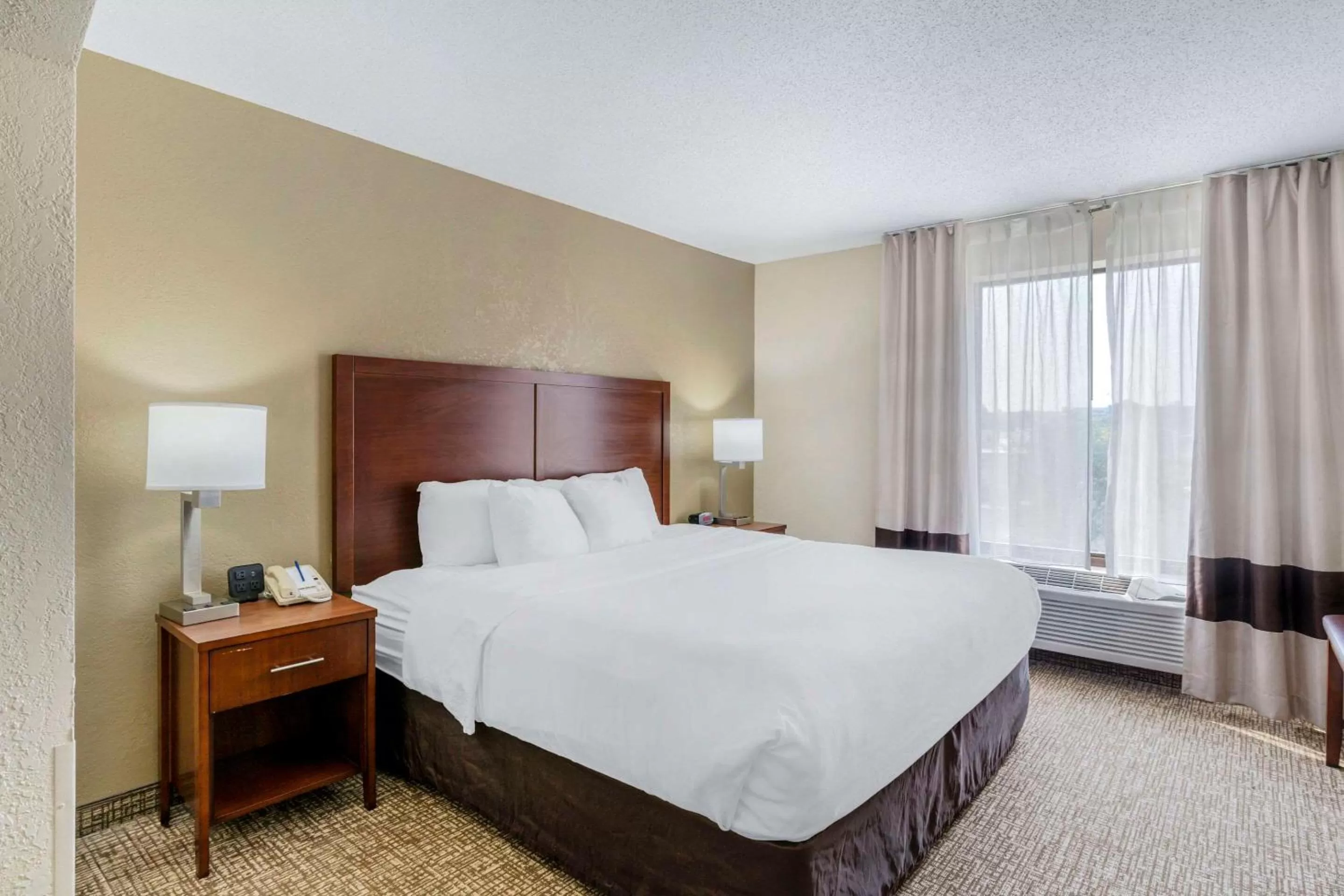 Bedroom, Bed in Comfort Inn & Suites La Grange - Louisville Area